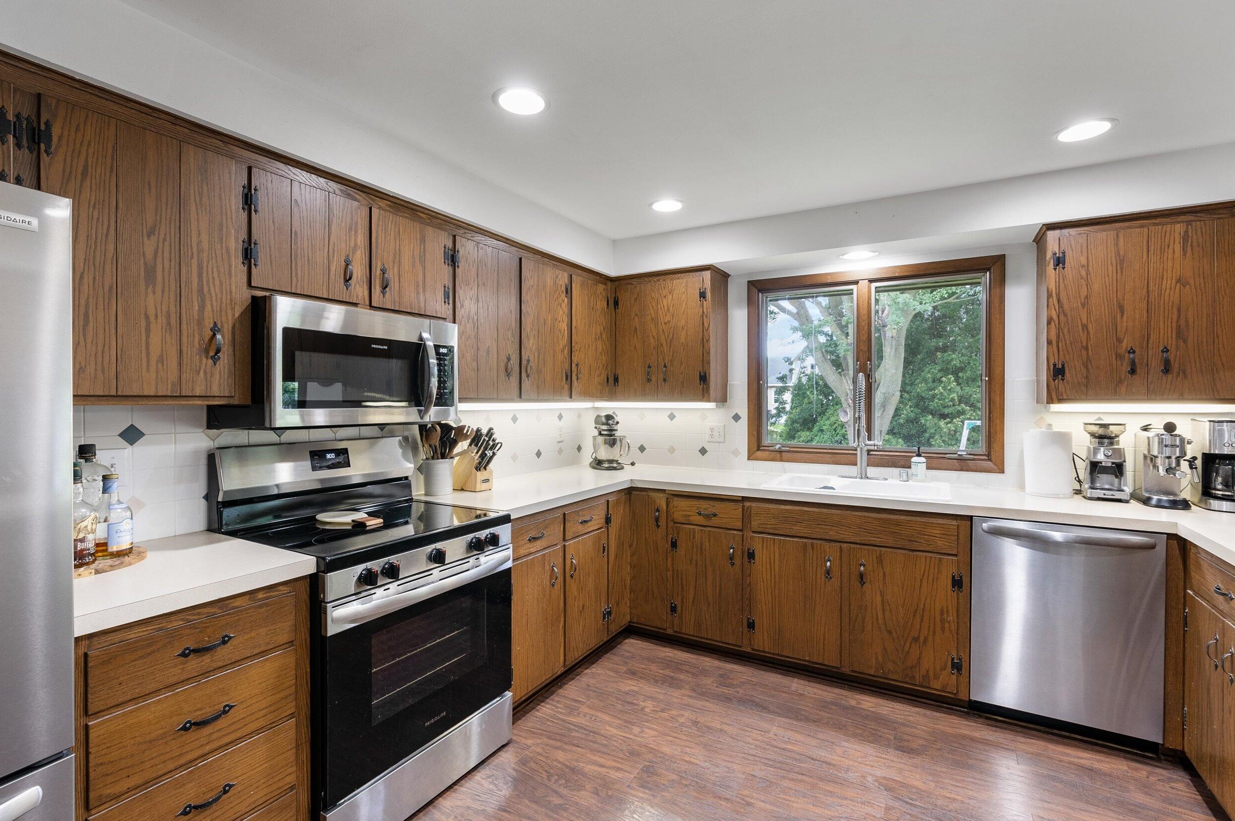 625 New York Ave, Oostburg, WI 53070