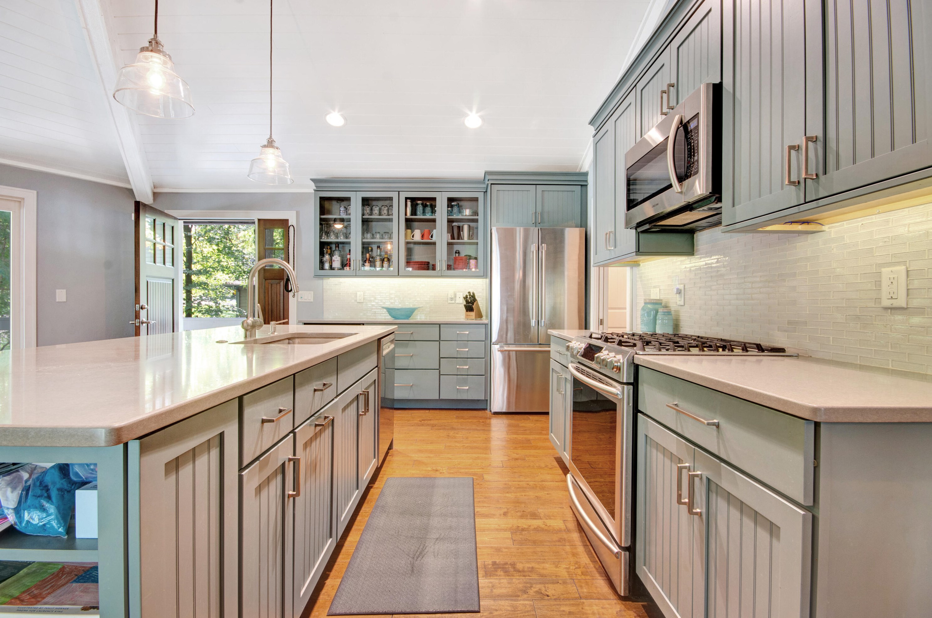 37 Rolling Green Dr, Fontana, WI 53125