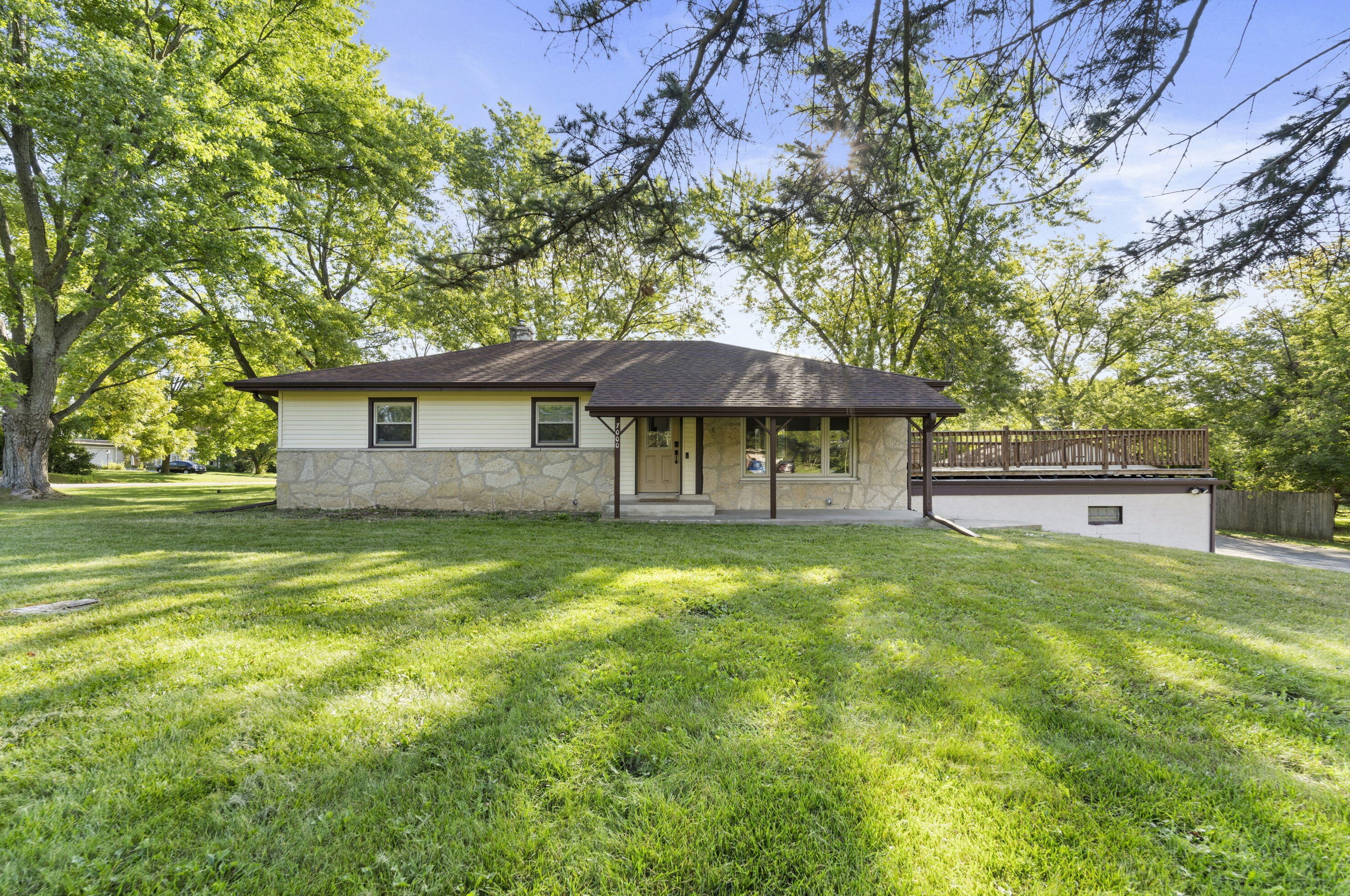 7000 N 102nd St, Milwaukee, WI 53224