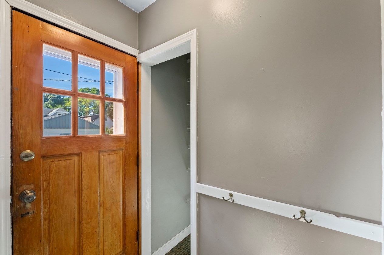 2201 Holt Ave, Milwaukee WI  53207-3141 exterior