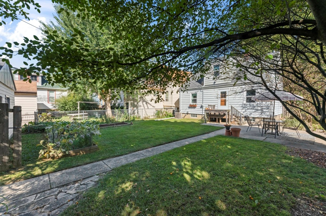 2201 Holt Ave, Milwaukee WI  53207-3141 exterior