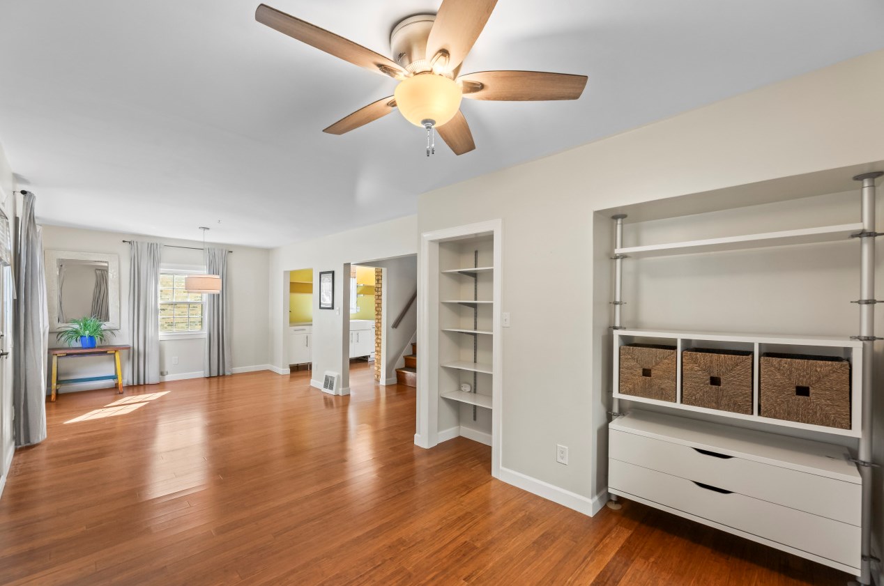 2201 Holt Ave, Milwaukee WI  53207-3141 exterior