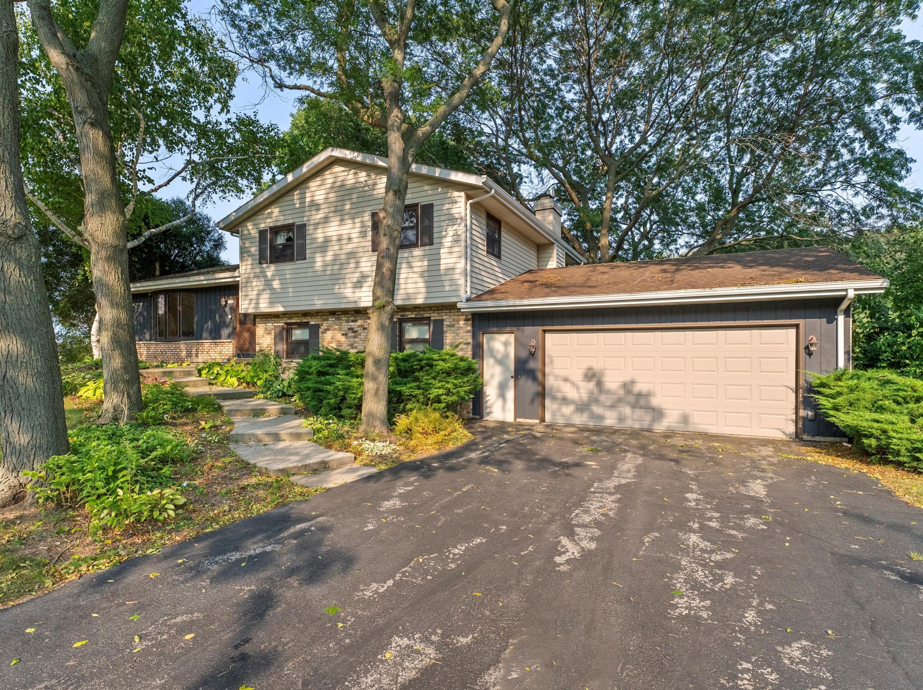 3007 Riverdale Ln, Two Rivers, WI 54241