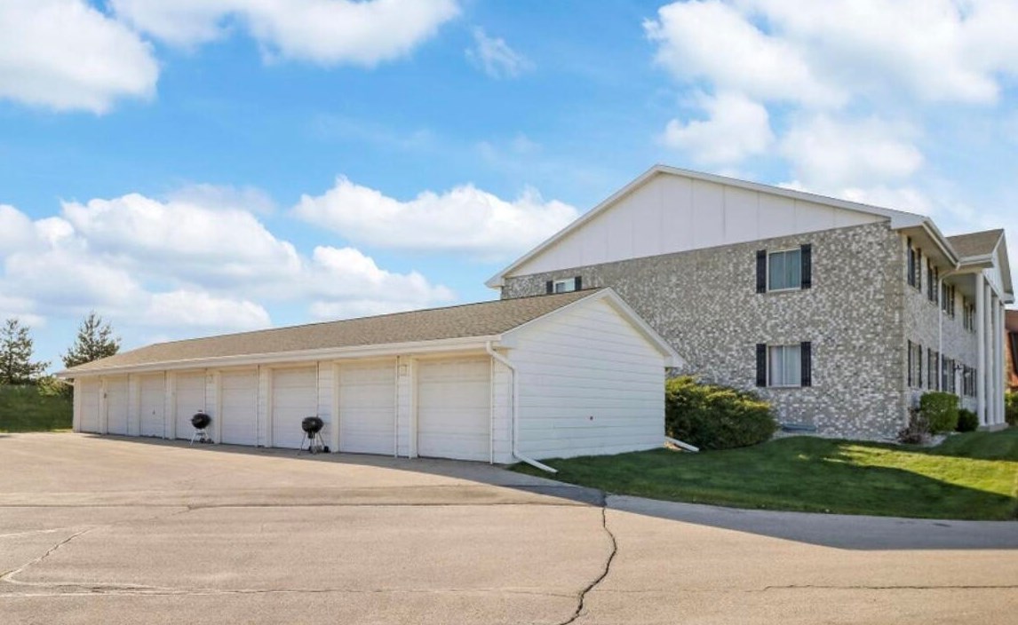10416 W Whitnall Edge Ct #202, Hales Corners, WI 53132