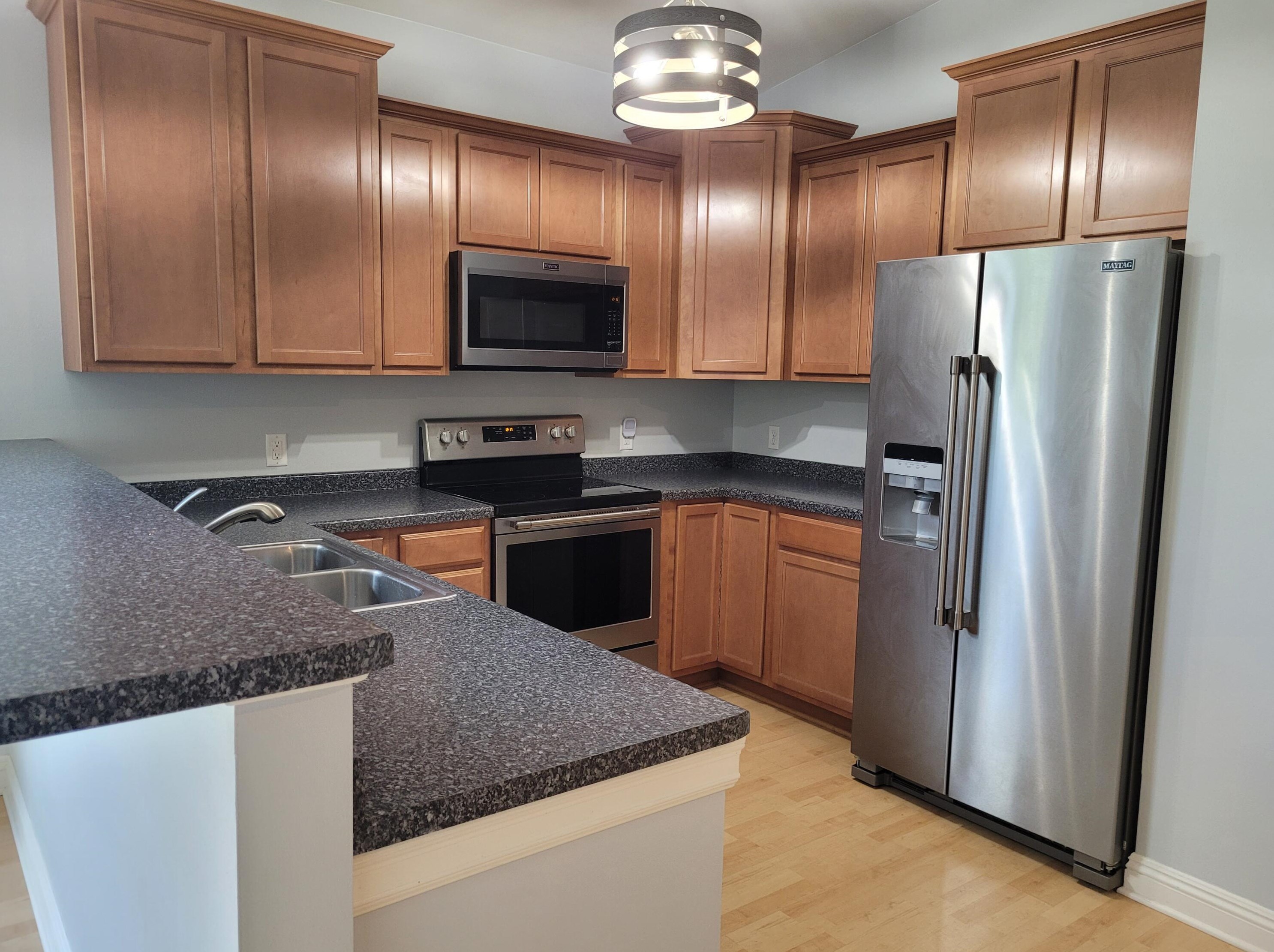 2060 Rainbow Lake Ln #221, West Bend, WI 53090