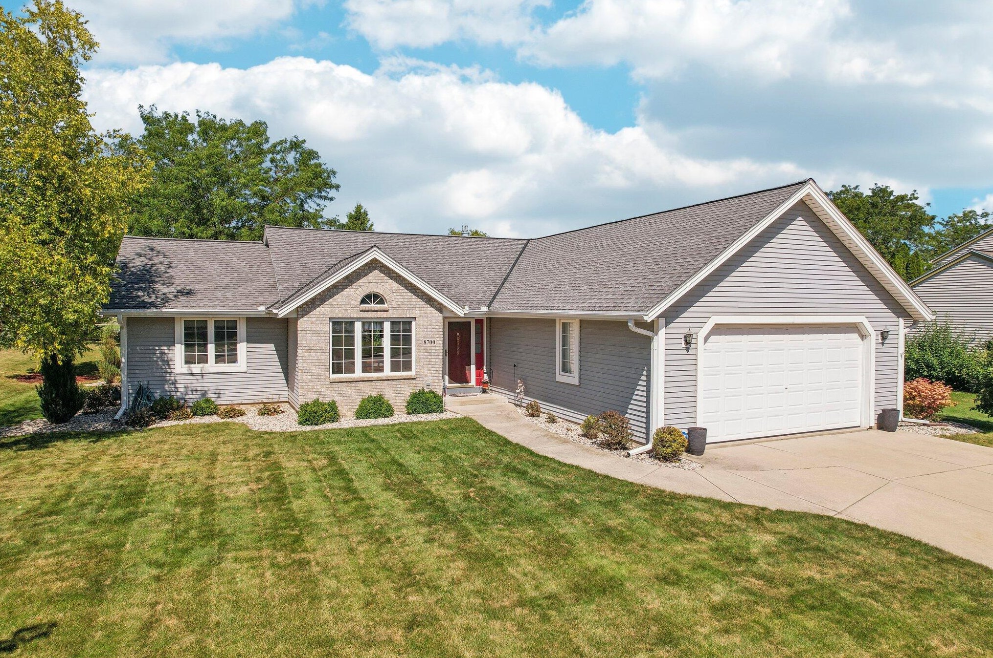 8700 W Elm Ct, Hales Corners, WI 53132