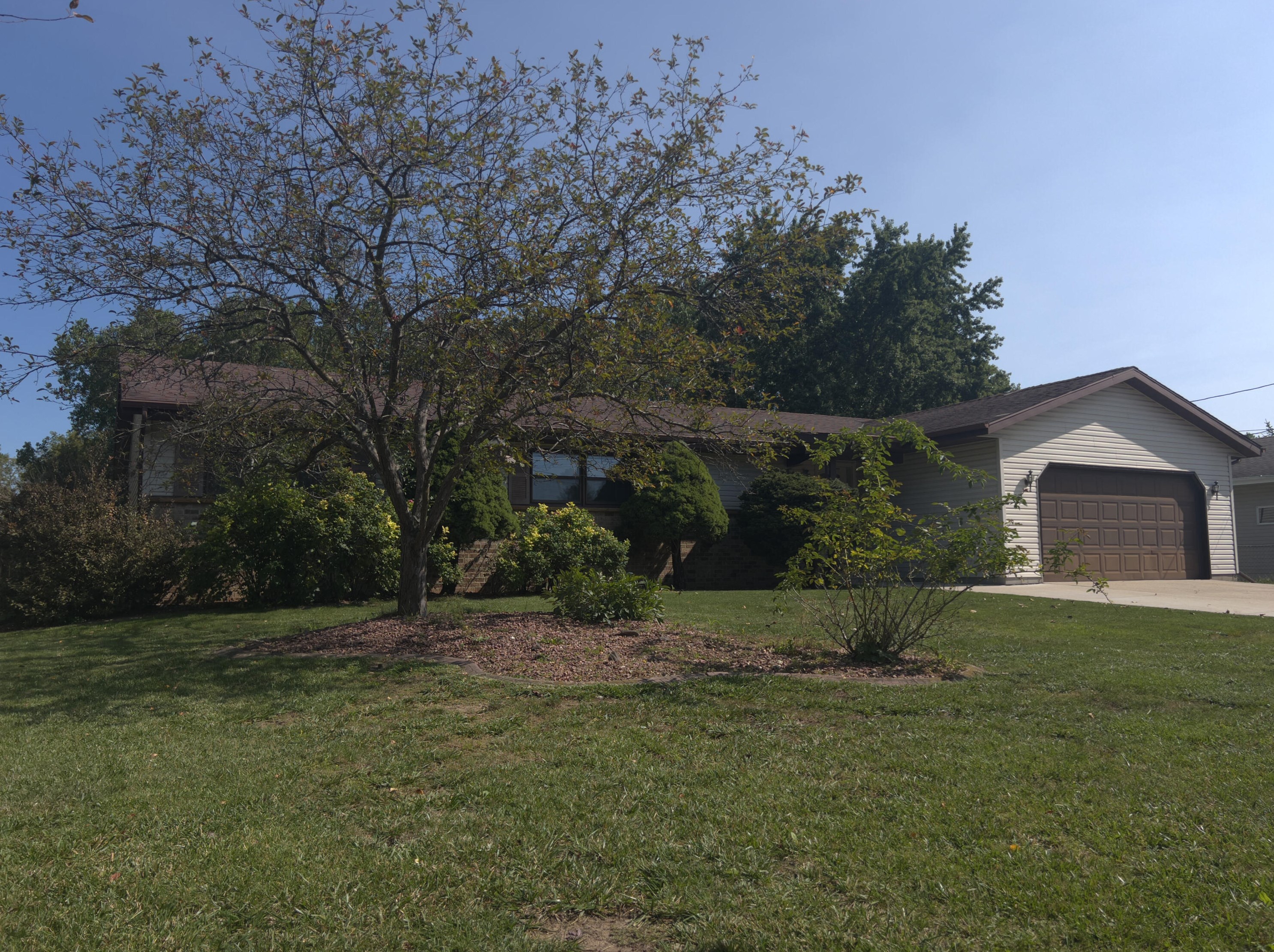3914 Menasha Ave, Manitowoc, WI 54220-1142