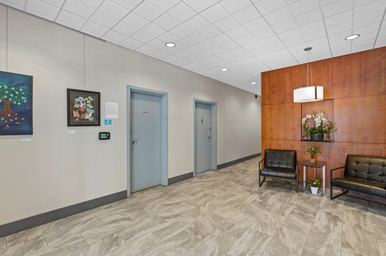 1707 Prospect Ave, Milwaukee WI 53202-1967 exterior