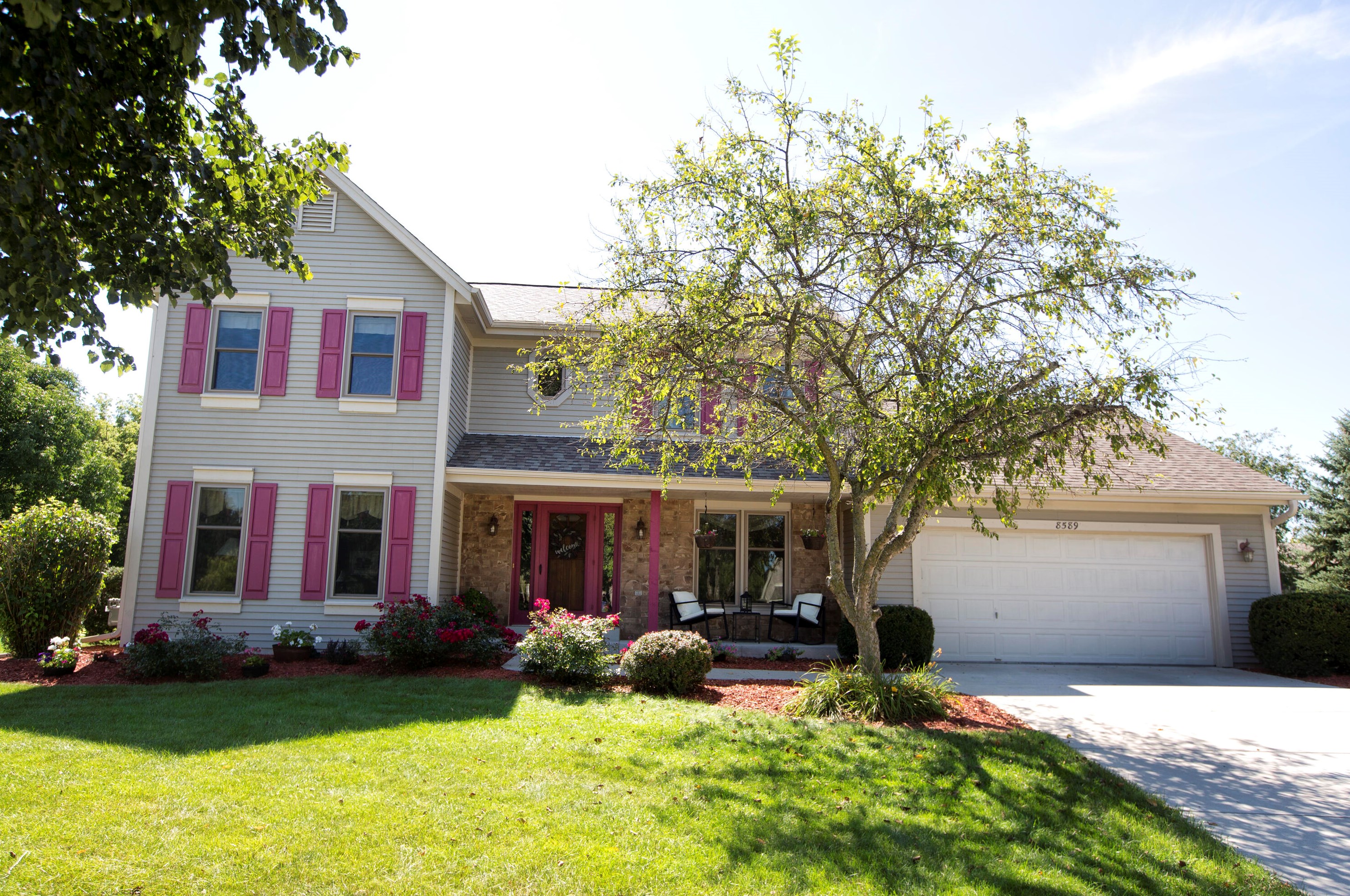 8589 W Woodfield Ct, Hales Corners, WI 53132