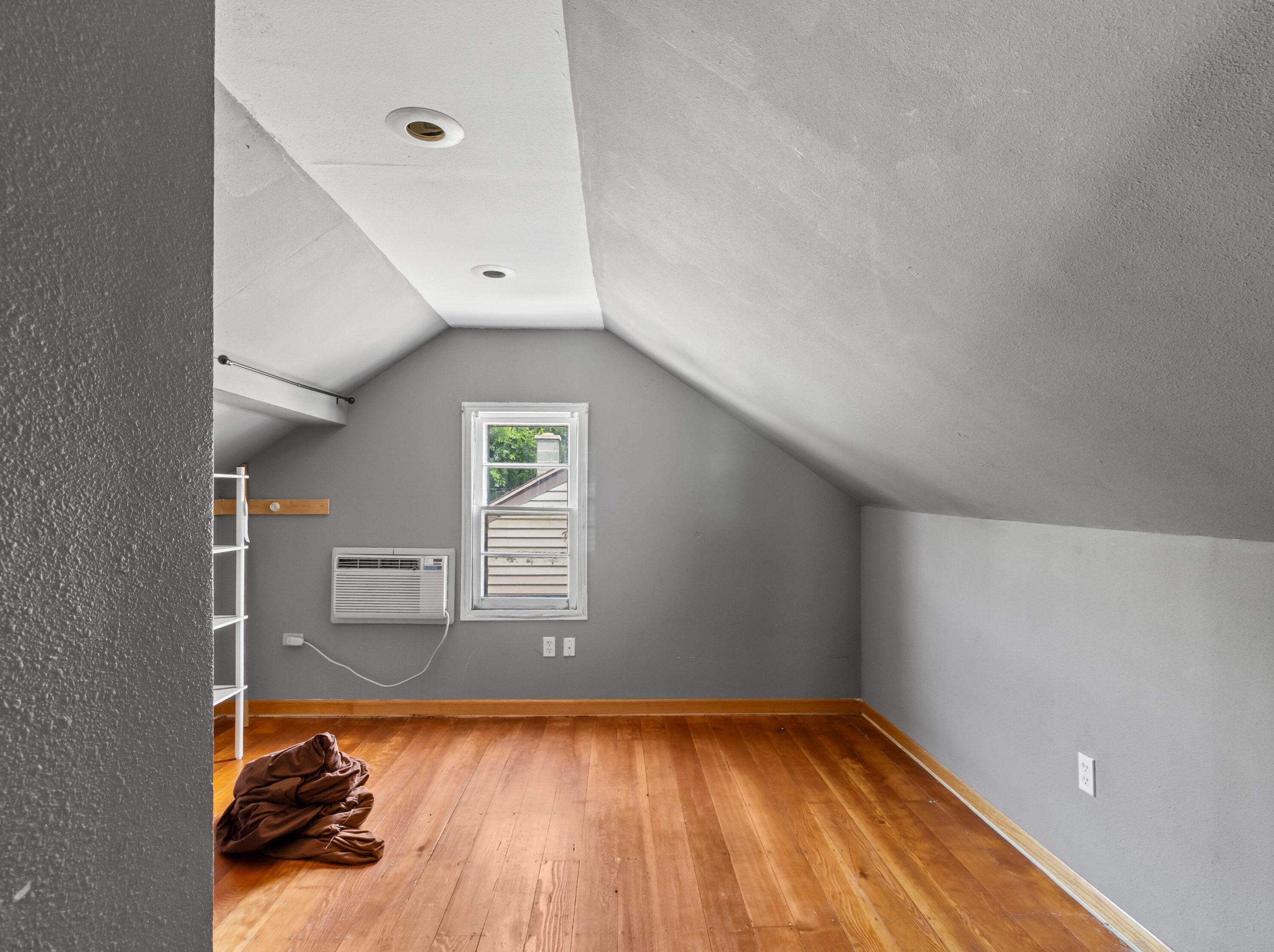 5069 60th St, Milwaukee WI  53220-4619 exterior