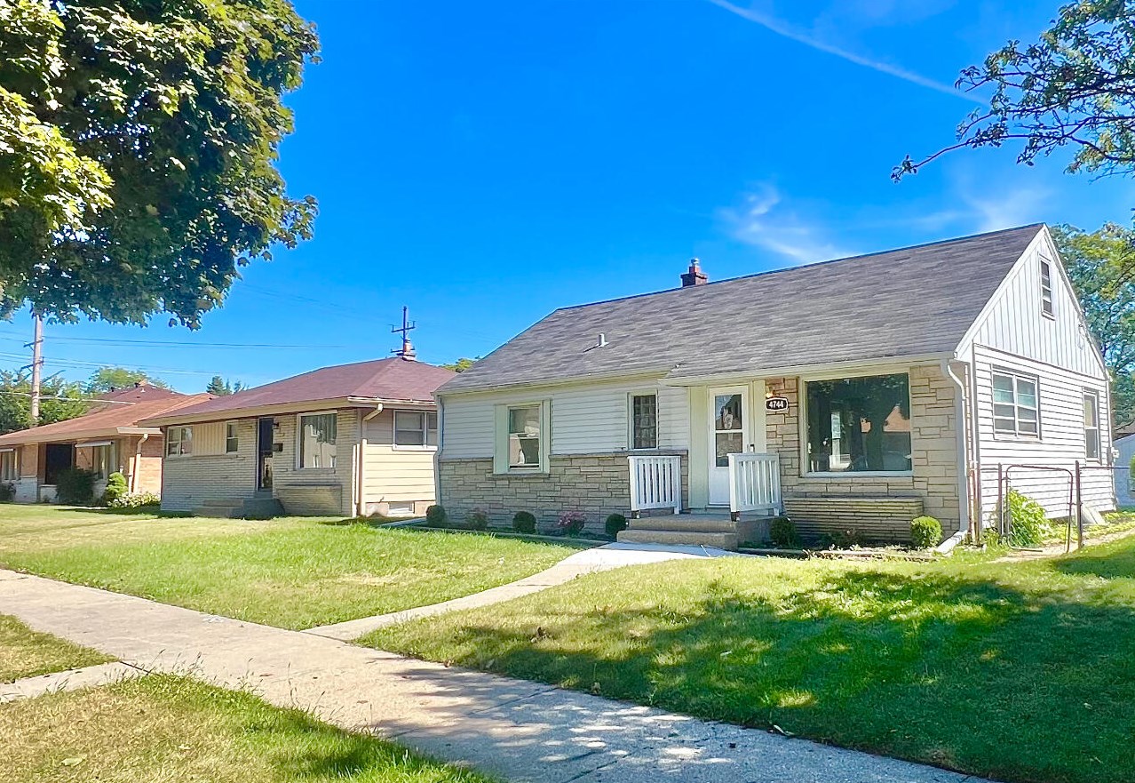 4744 N 79th St, Milwaukee, WI 53218
