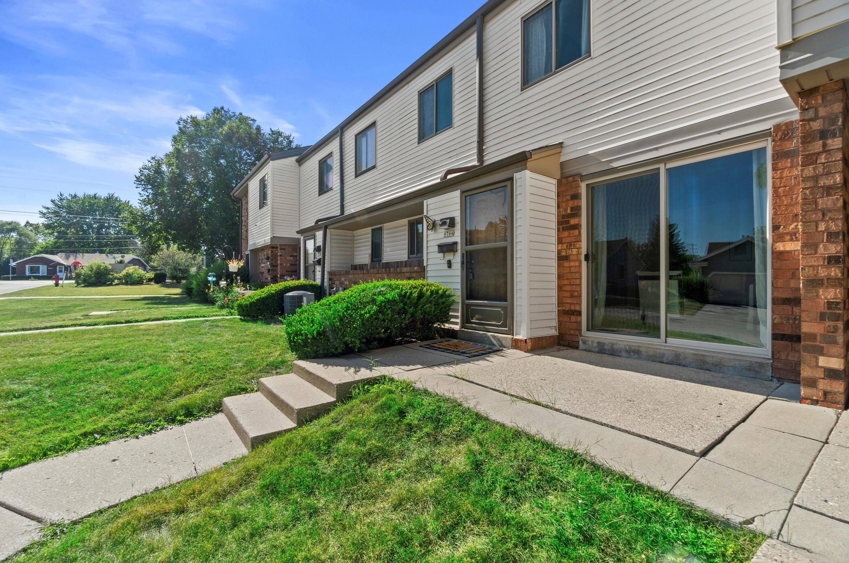 9764 Tower Ave, Milwaukee, WI 53224-2941