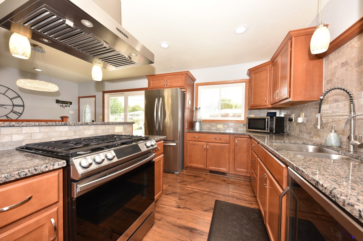 1427 W Denis Ave, Milwaukee, WI 53221