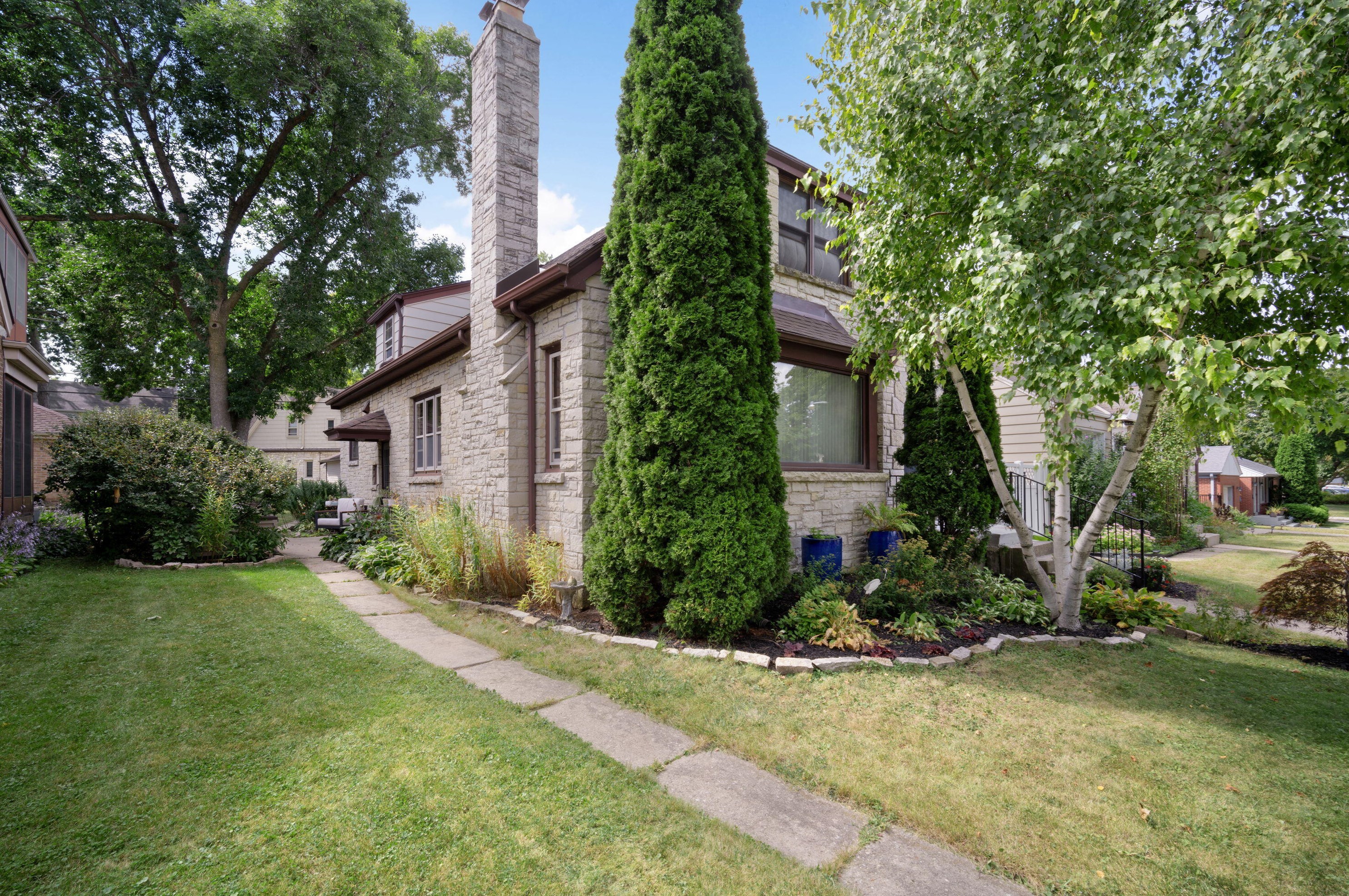 3615 W Ohio Ave, Milwaukee, WI 53215