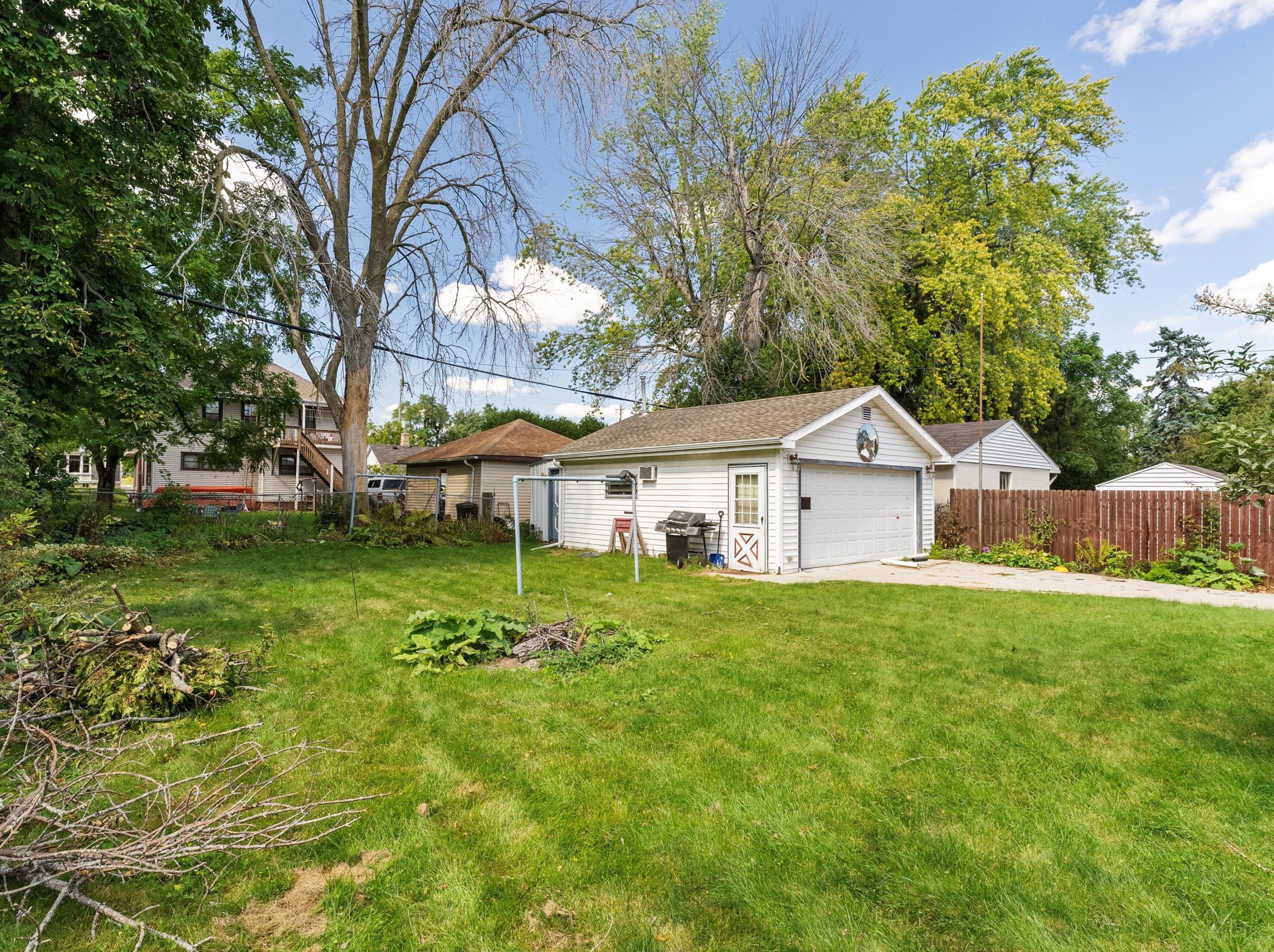 1222 7th St, Manitowoc WI  54220-5306 exterior