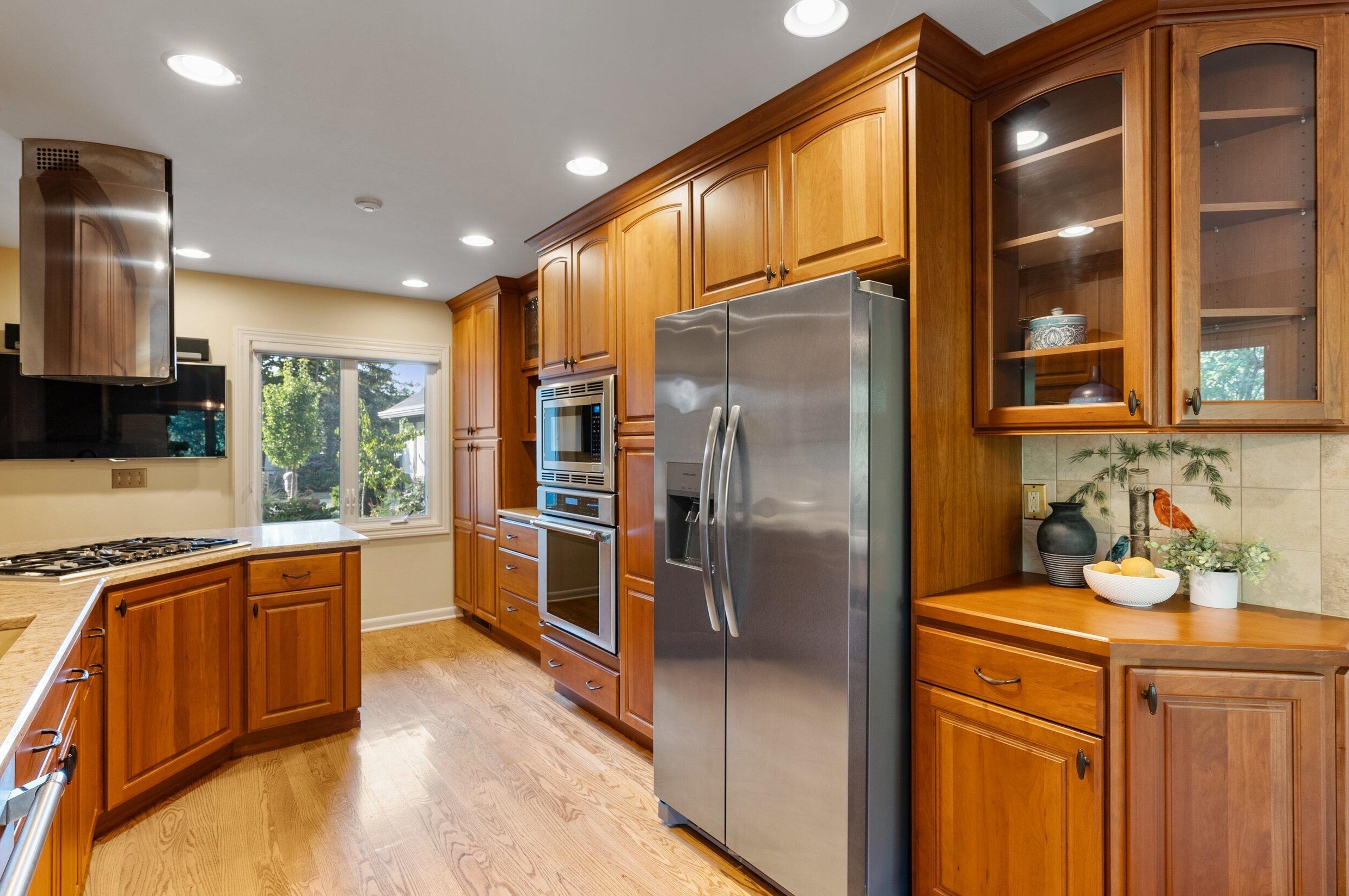 9134 N Briarwood Ct, Milwaukee, WI 53217