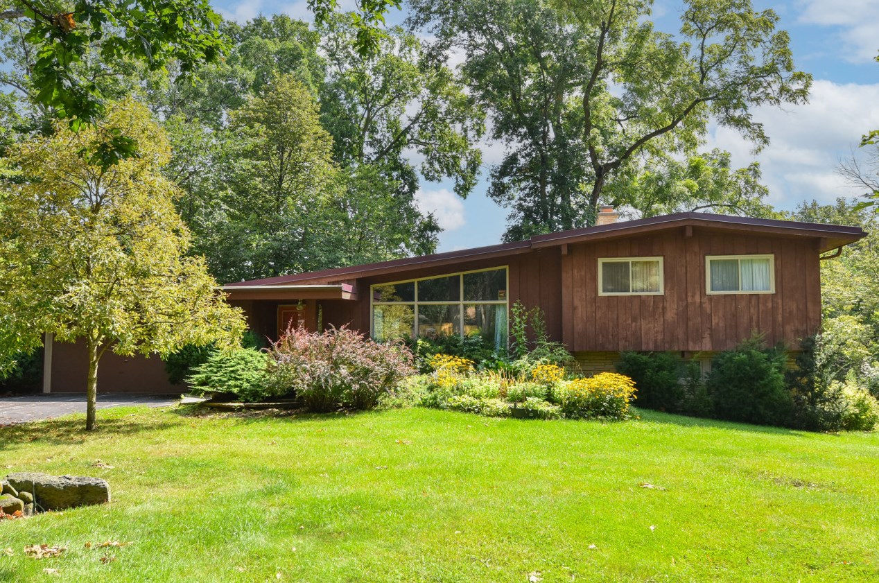 11923 Indian Trail, Hales Corners, WI 53130