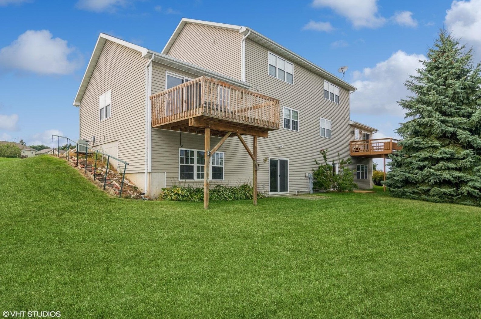 312 N Mountin Dr, Mayville, WI 53050