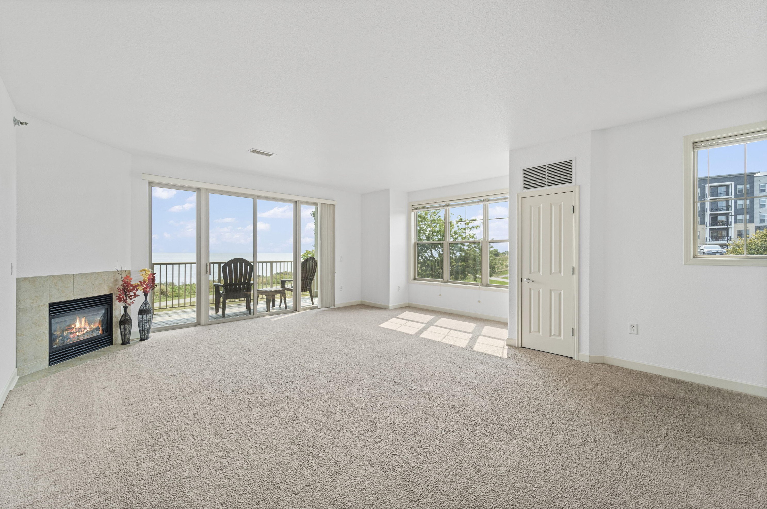 4130 Lake Dr, Milwaukee WI  53211-1719 exterior