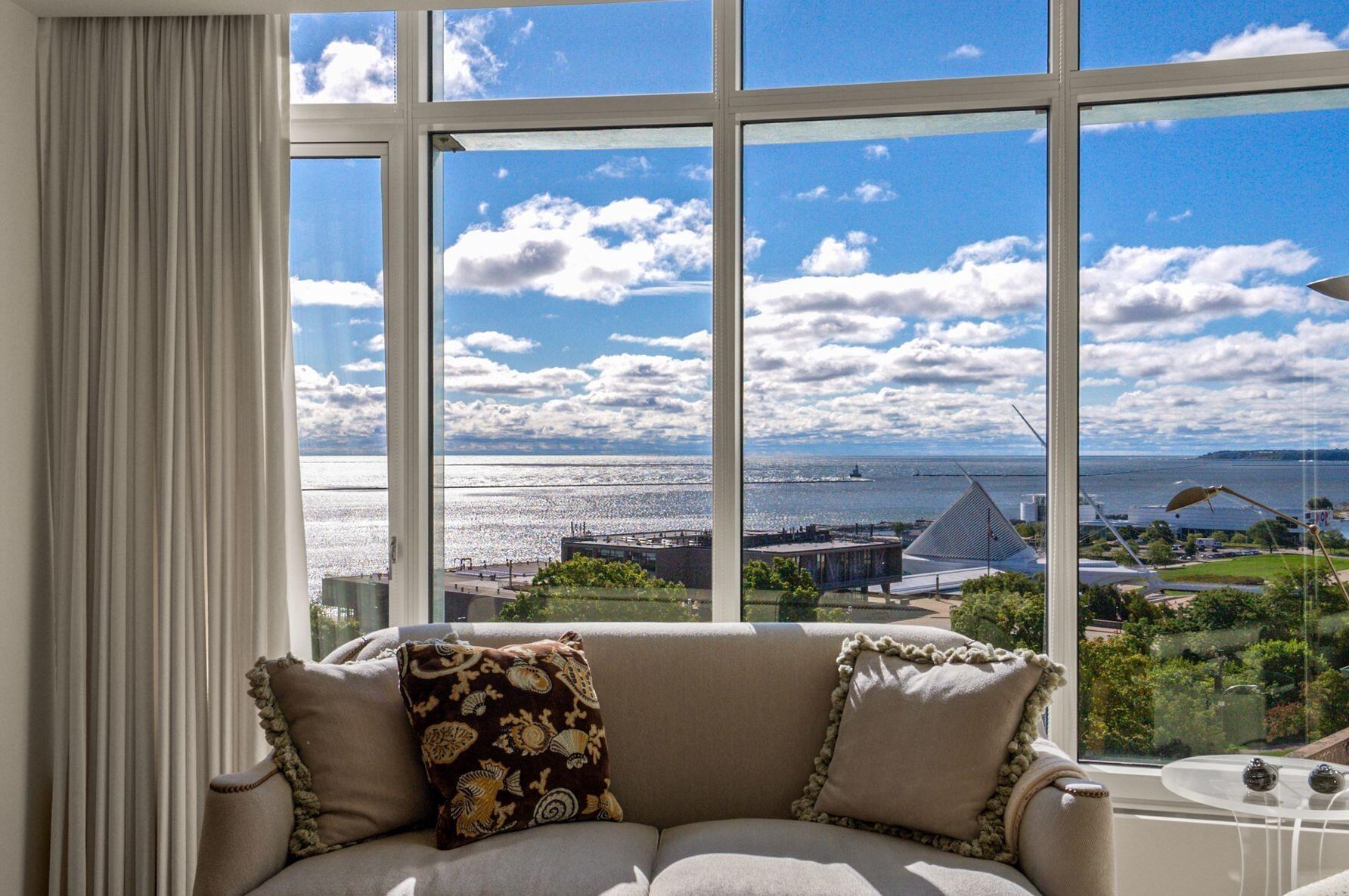 825 N Prospect Ave #702, Milwaukee, WI 53202