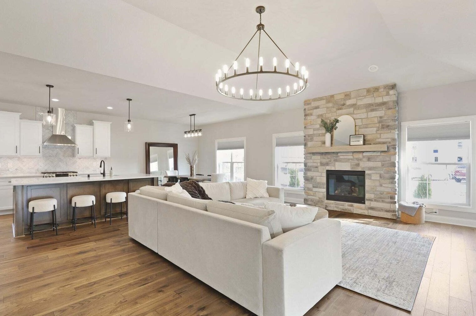 760 Brookfield Rd, Brookfield, WI 53045-5623