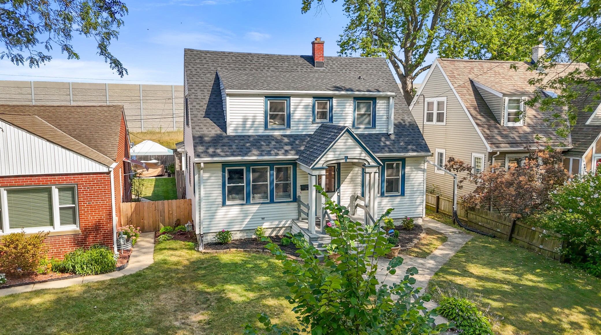 4666 N Ironwood Ln, Milwaukee, WI 53209