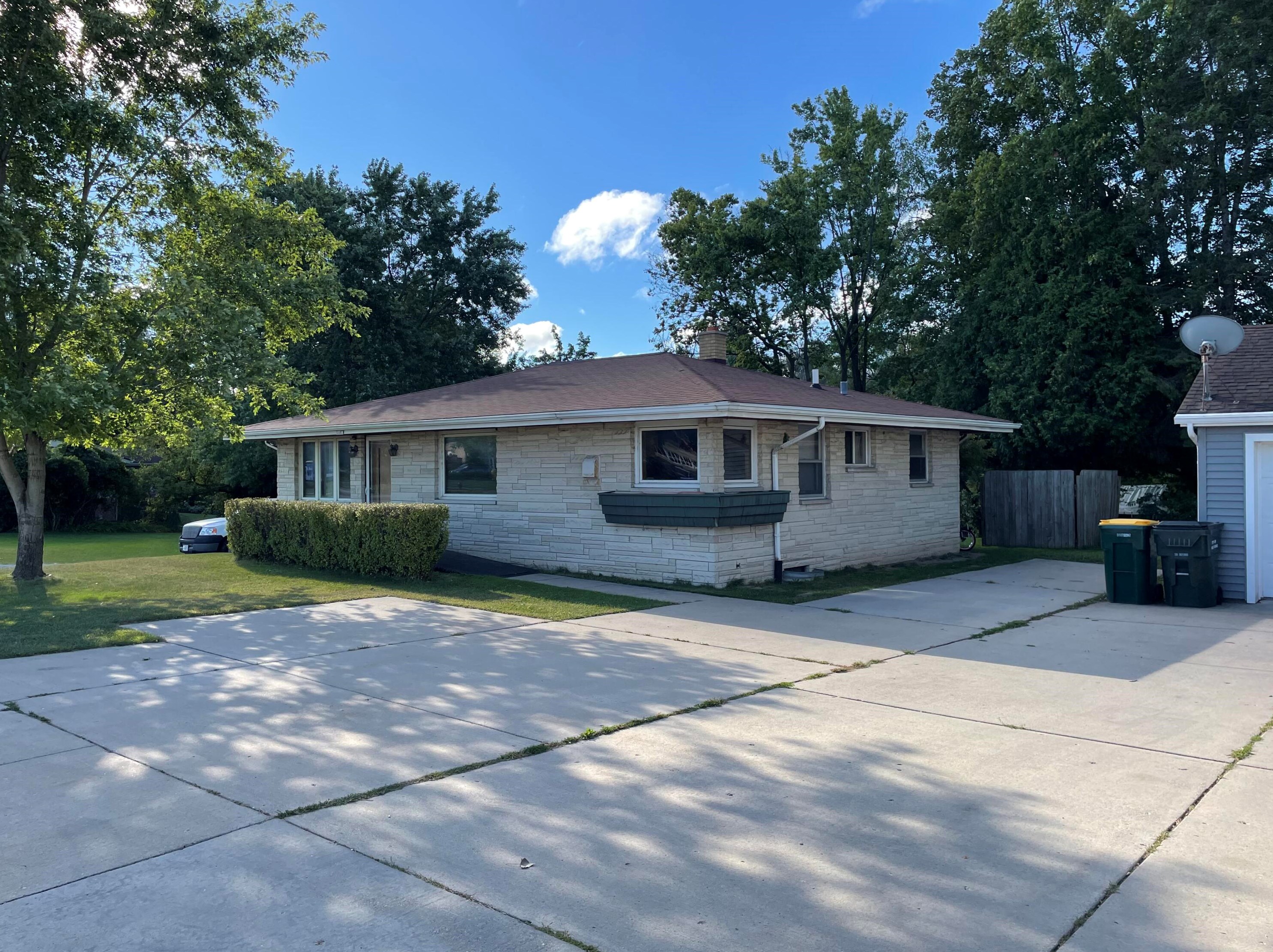 1507 E Washington St, West Bend, WI 53095