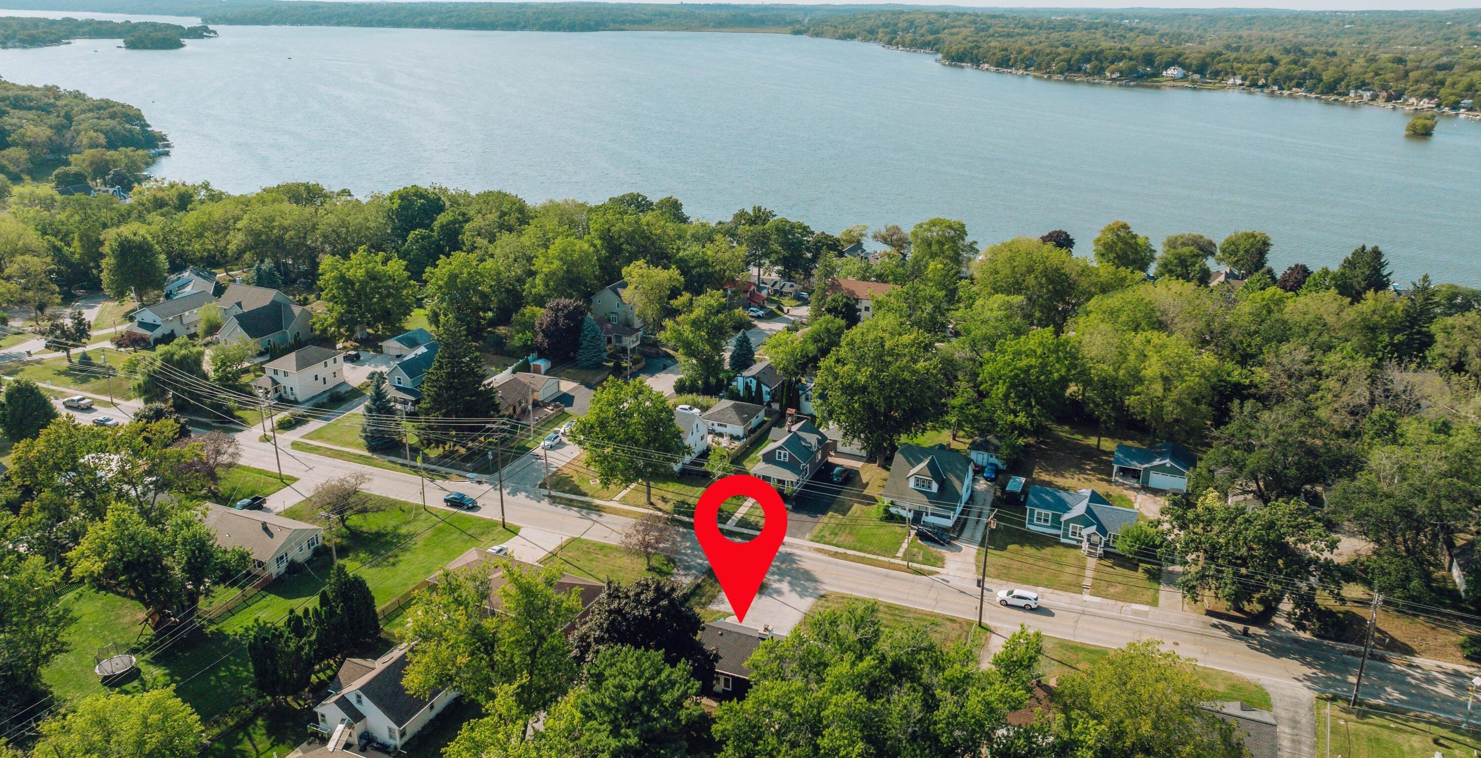 346 Prospect Ave, Pewaukee, WI 53072