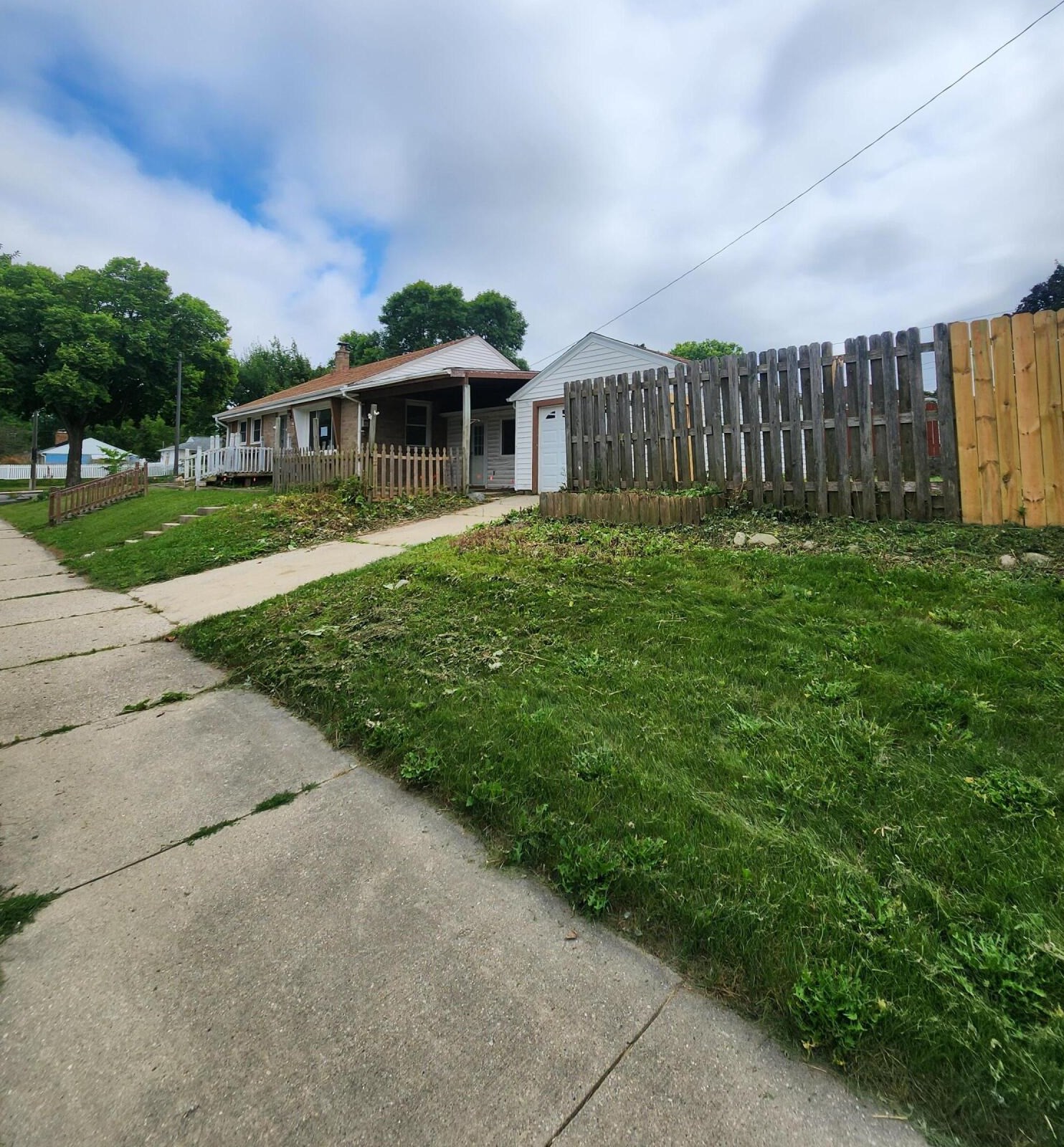 5101 W Cleveland Ave, Milwaukee, WI 53219