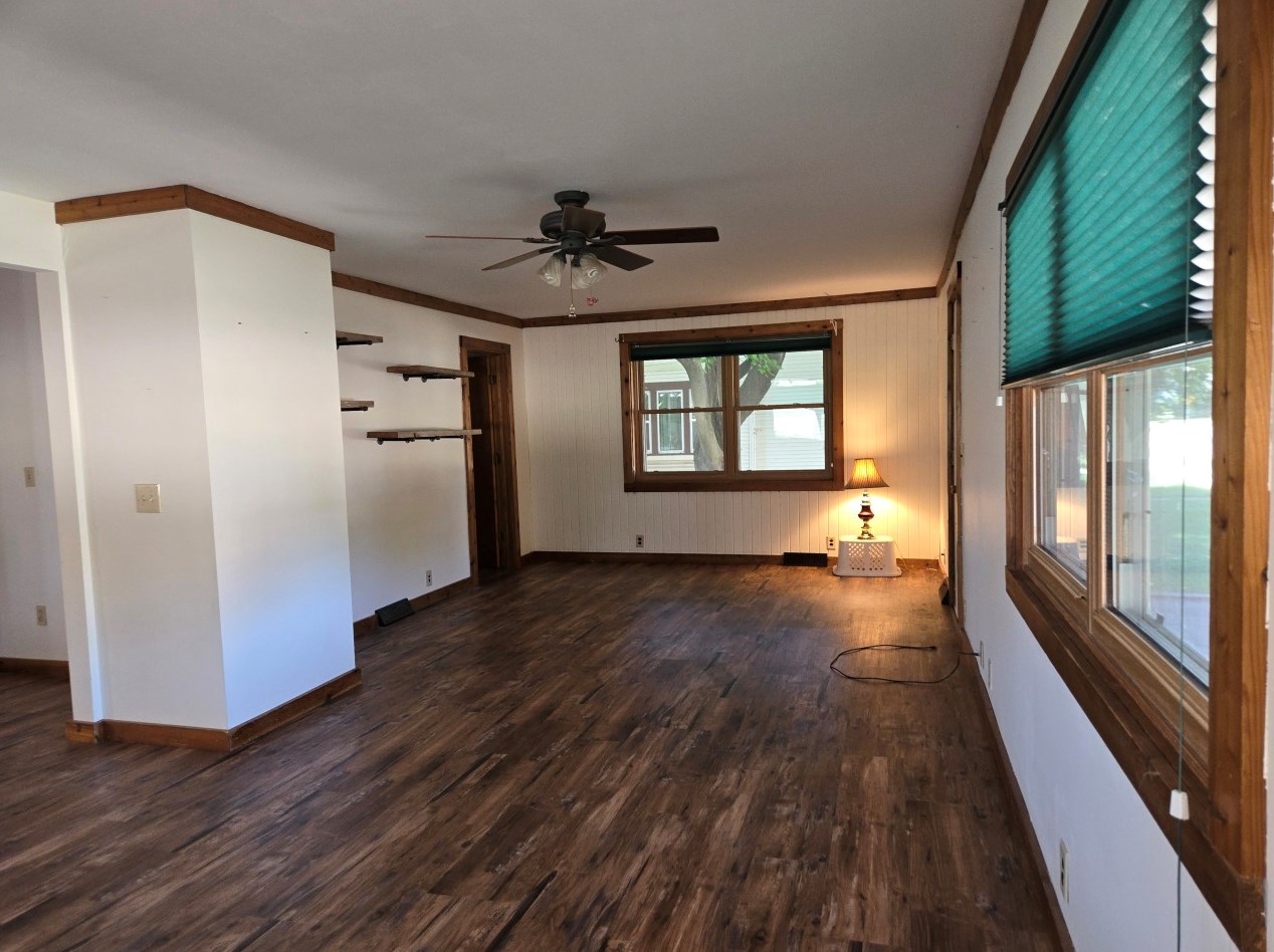 313 E Geneva St, Elkhorn, WI 53121