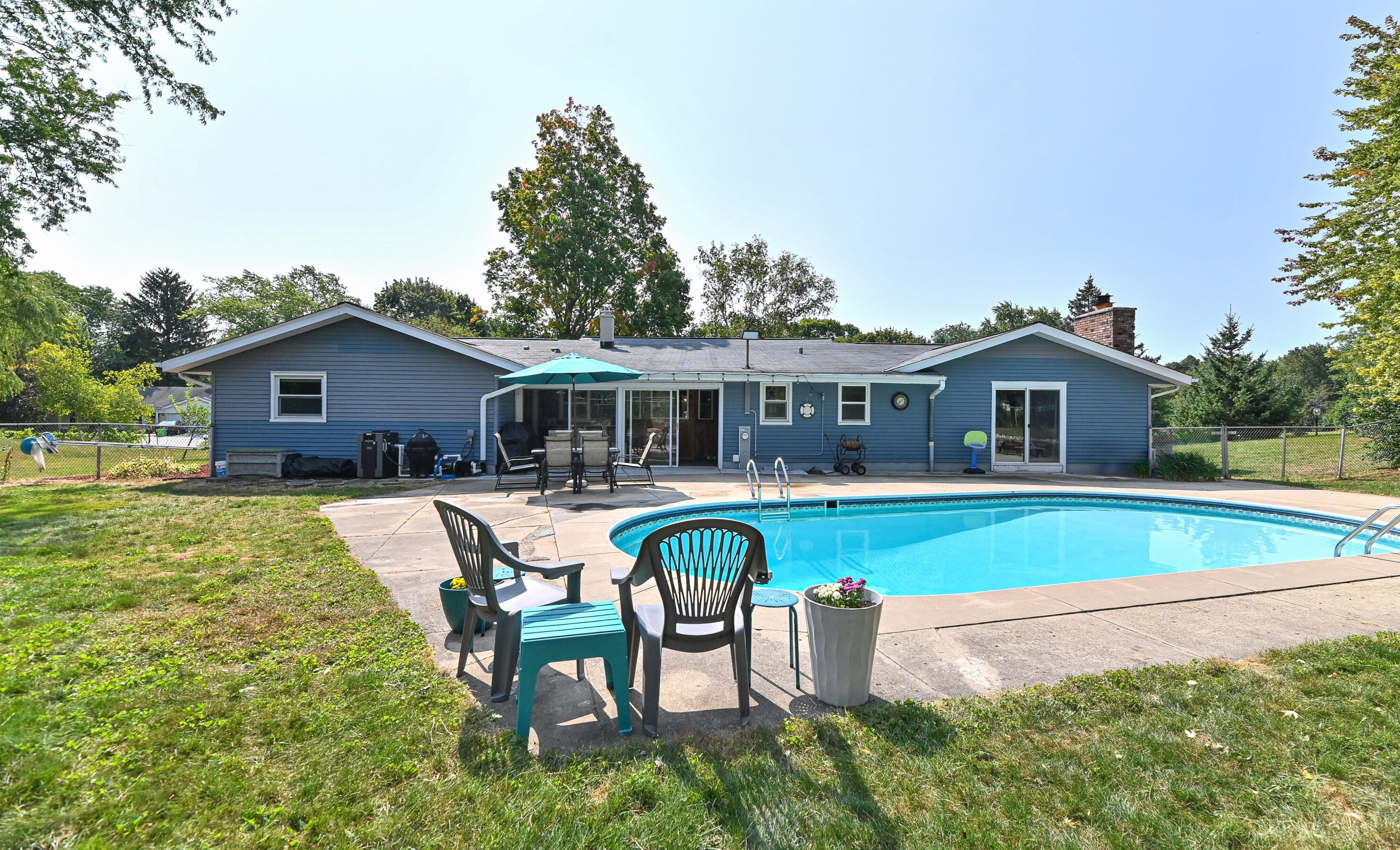 17940 Lincrest Dr, Brookfield, WI 53045