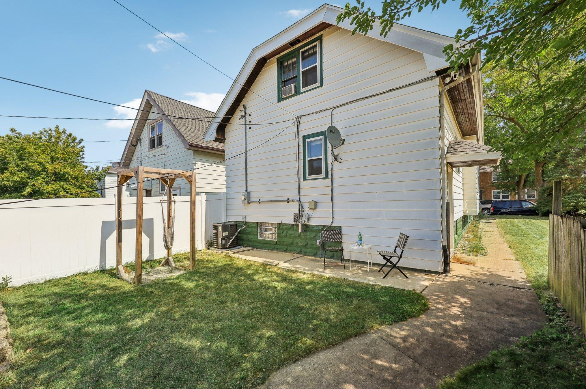 2261 75th St, Milwaukee WI 53213-3517 exterior