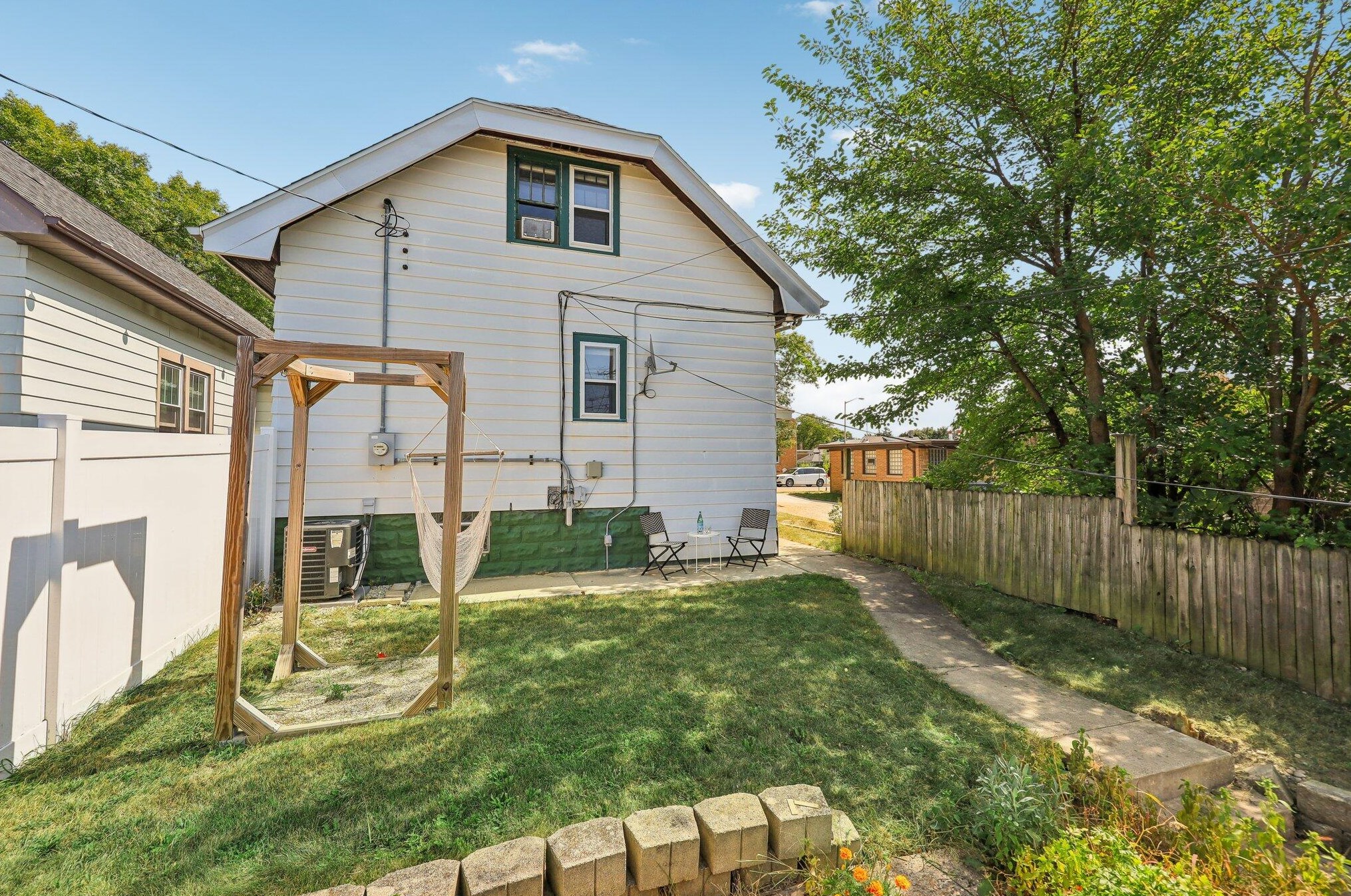 2261 75th St, Milwaukee WI 53213-3517 exterior