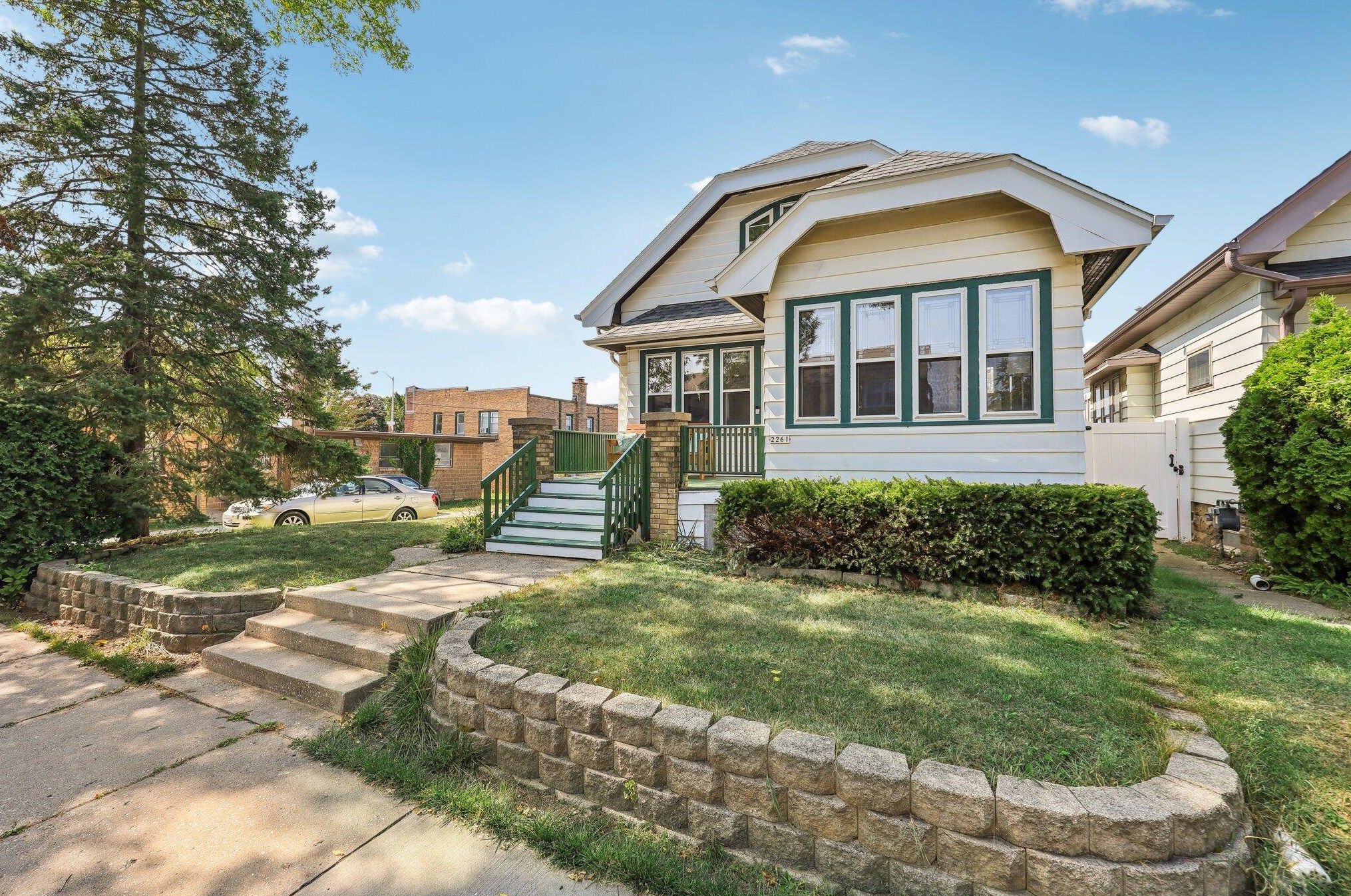 2261 75th St, Milwaukee WI 53213-3517 exterior