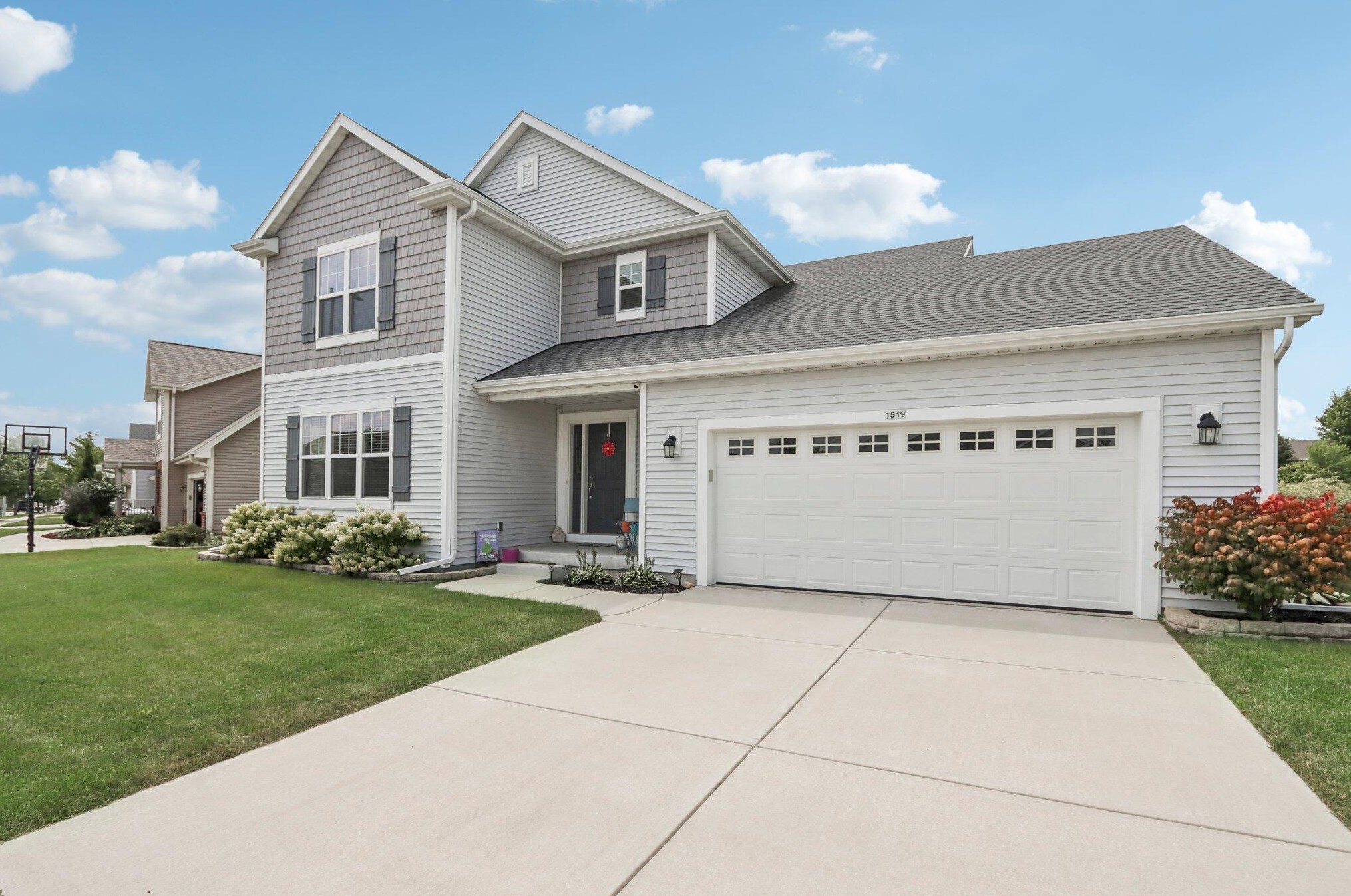 1519 Dovetail Dr, Hartford, WI 53027