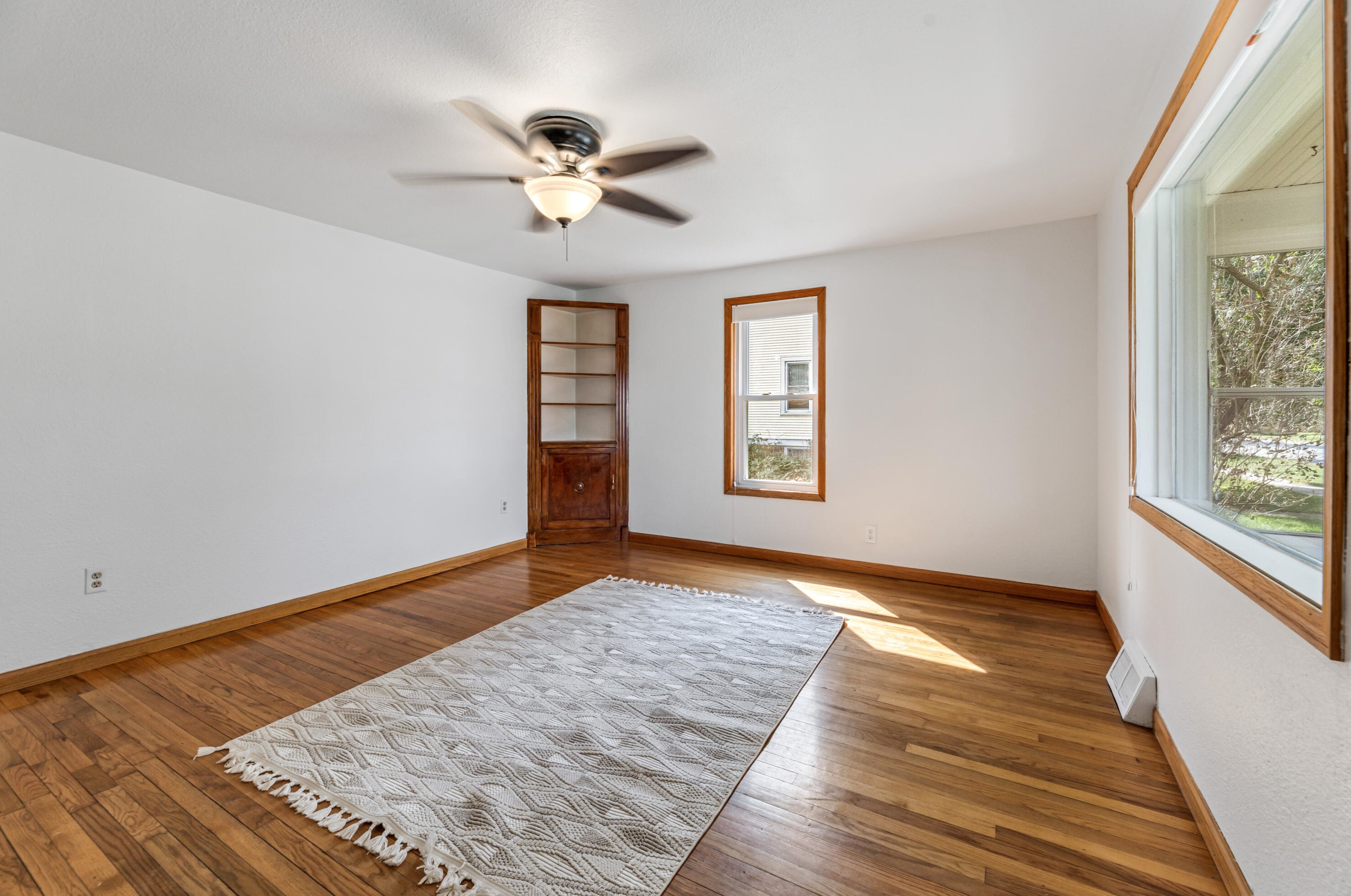 310 Ellsworth St, Houston, MN 55943