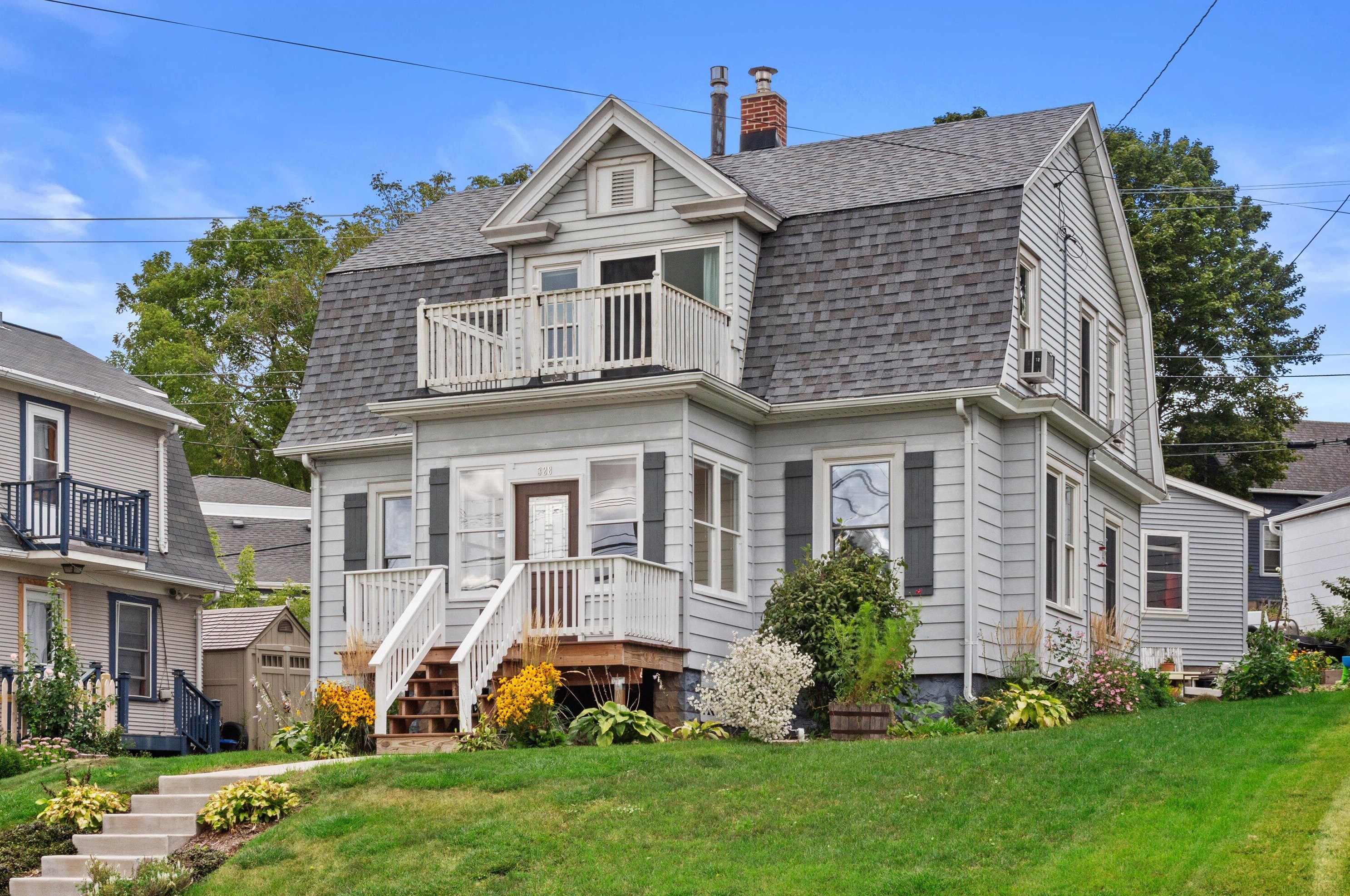 328 W State St, Hartford, WI 53027