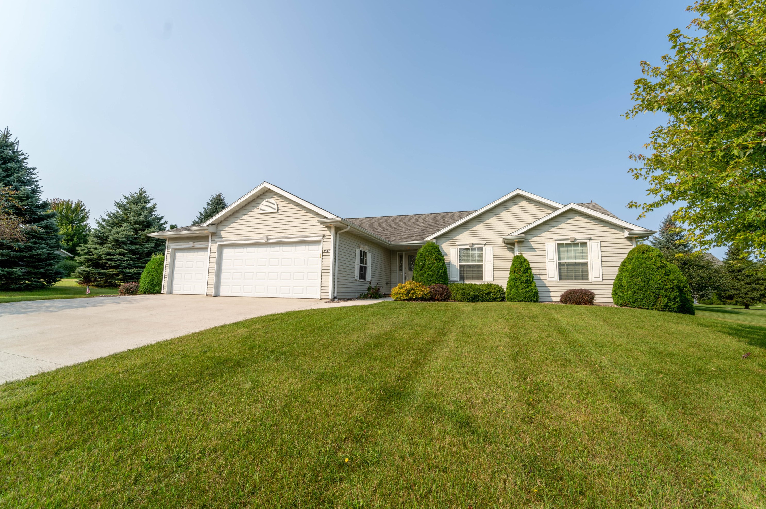 1507 Lisa Ln, New Holstein, WI 53061