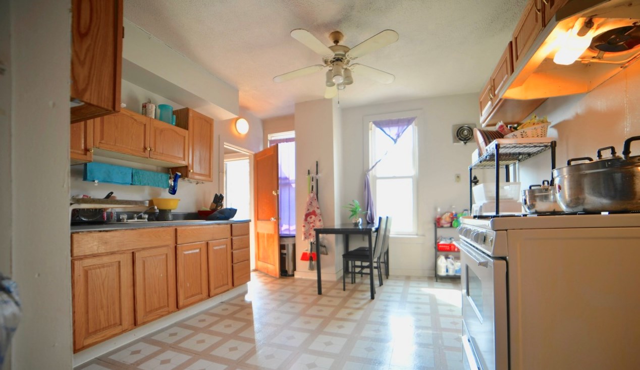 1901 30, Milwaukee WI 53215-2432 exterior