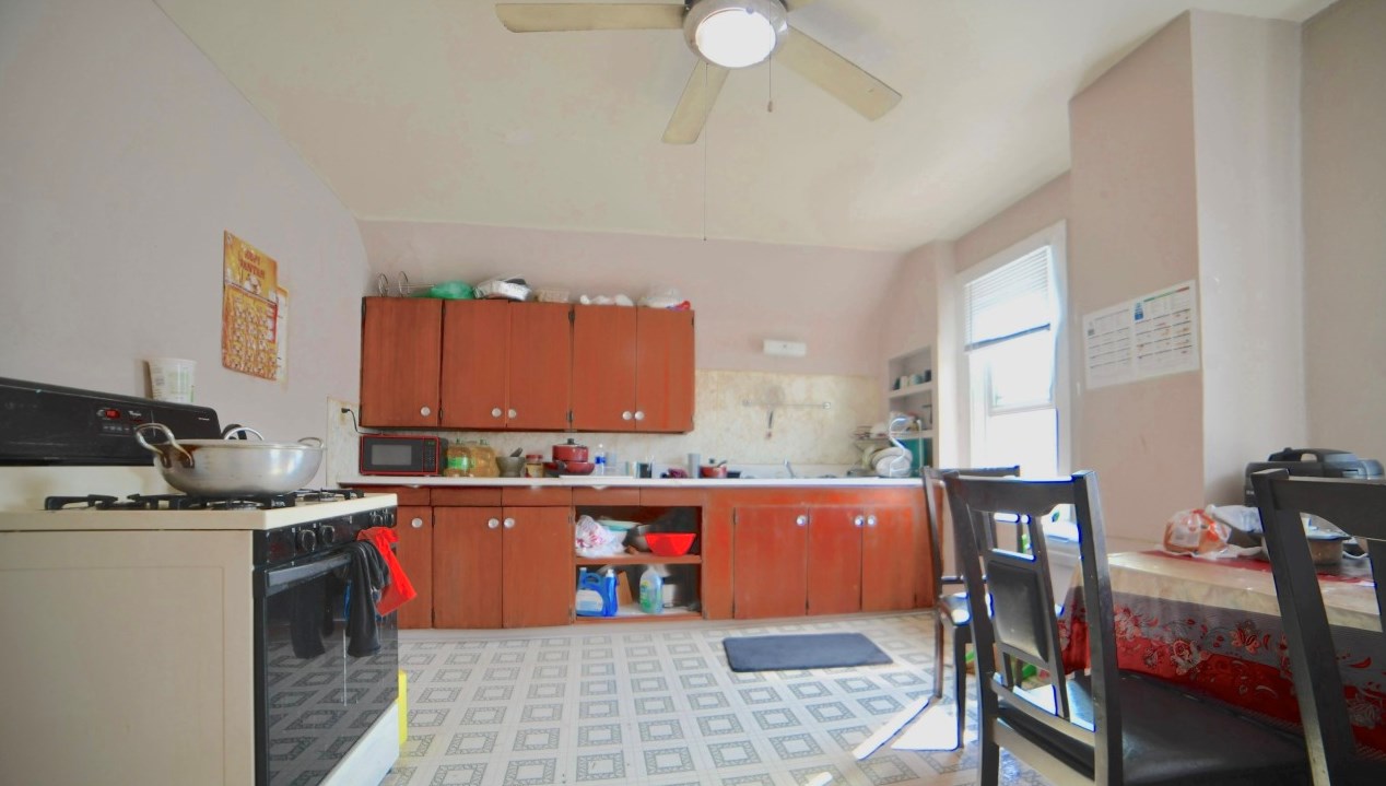 1901 30, Milwaukee WI 53215-2432 exterior