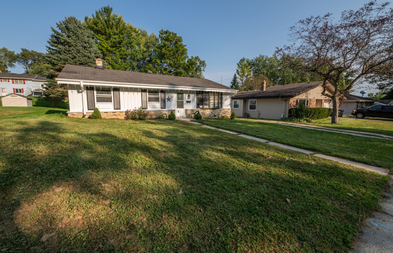 1419 N 12th Ave, West Bend, WI 53090