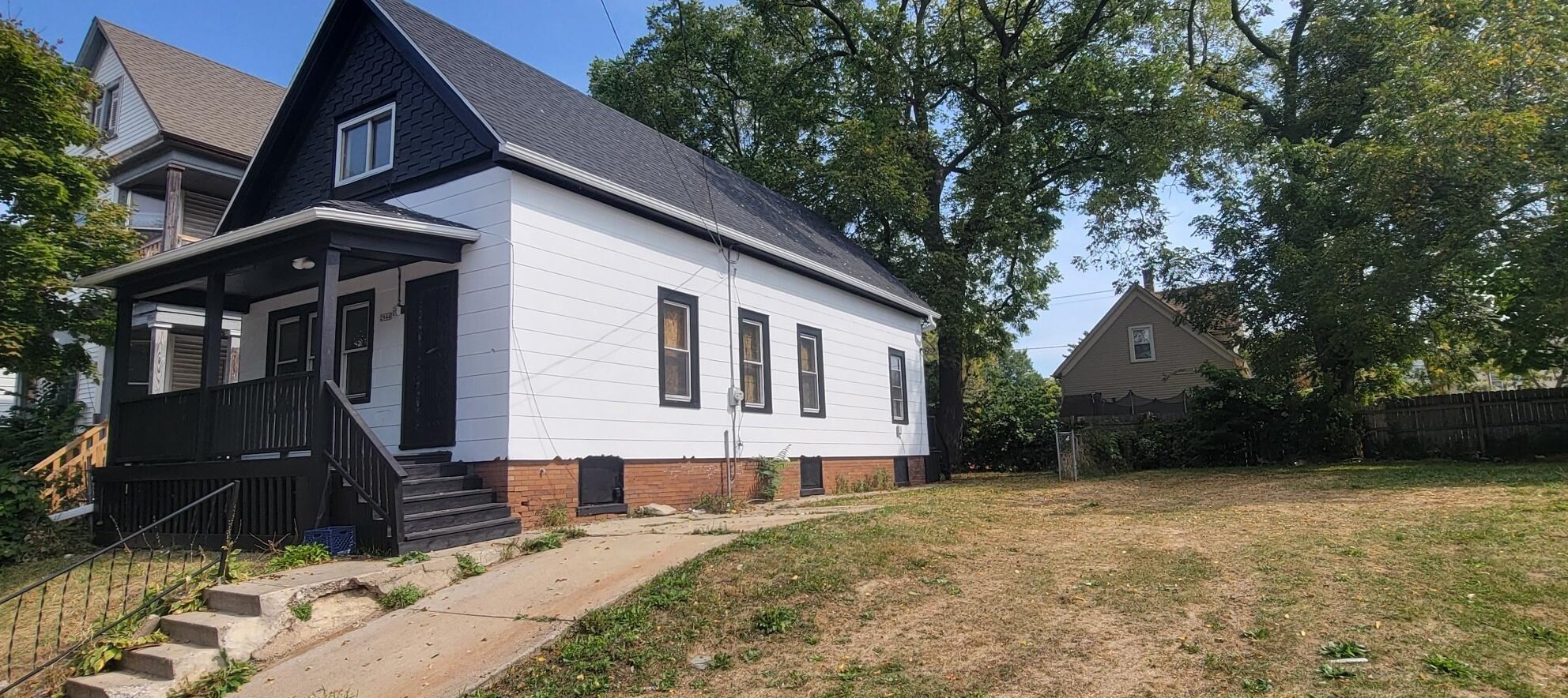 2944 N 12th St, Milwaukee, WI 53206