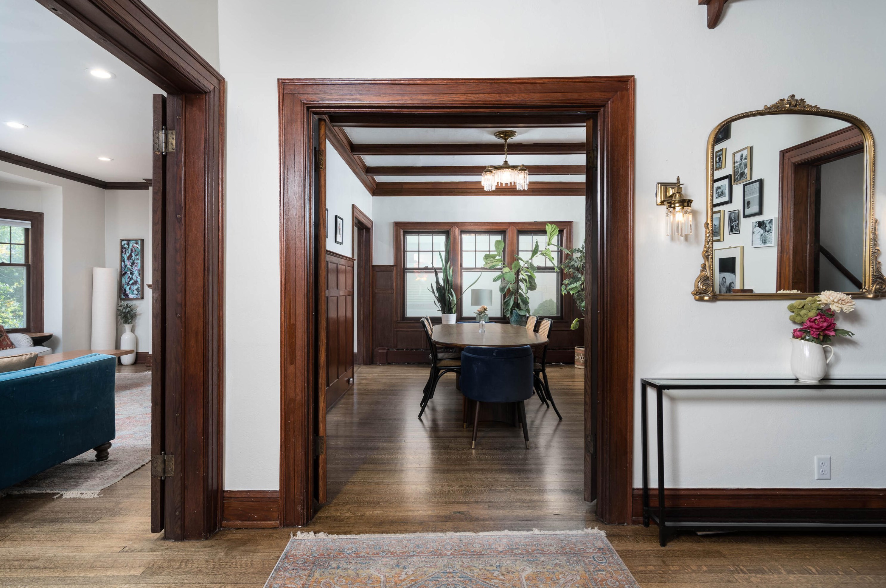 2709 Belleview Pl, Milwaukee WI  53211-3831 exterior