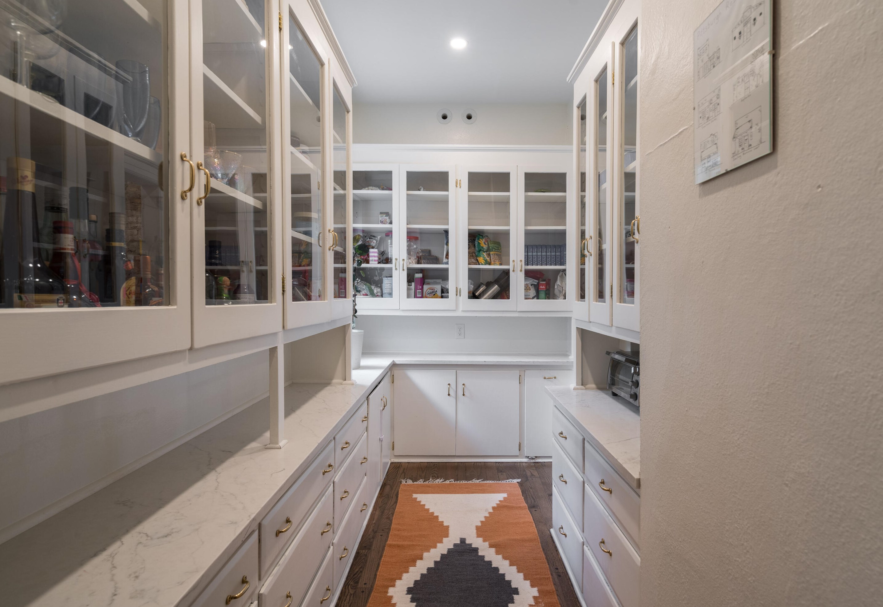 2709 Belleview Pl, Milwaukee WI  53211-3831 exterior