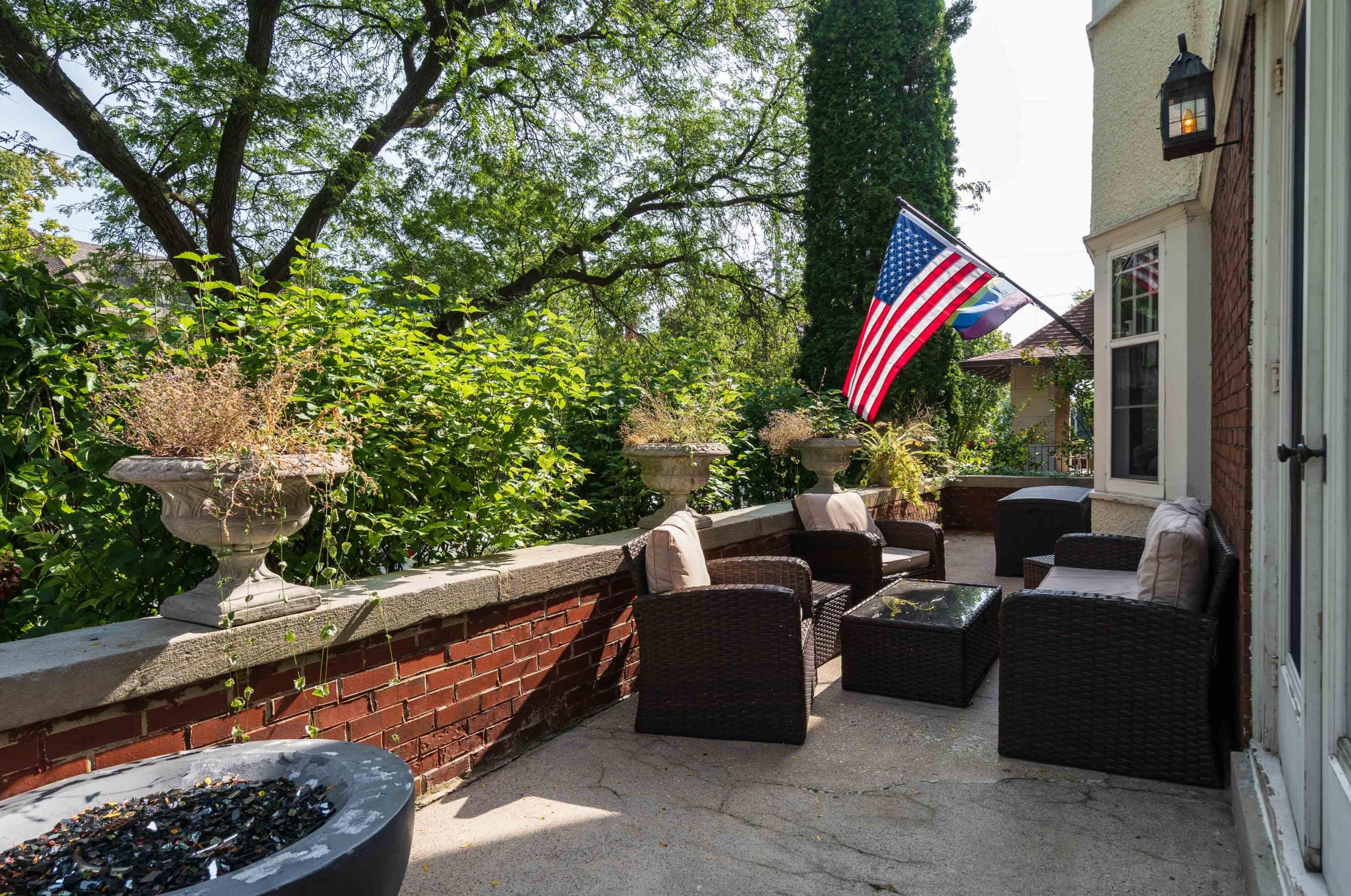 2709 Belleview Pl, Milwaukee WI  53211-3831 exterior