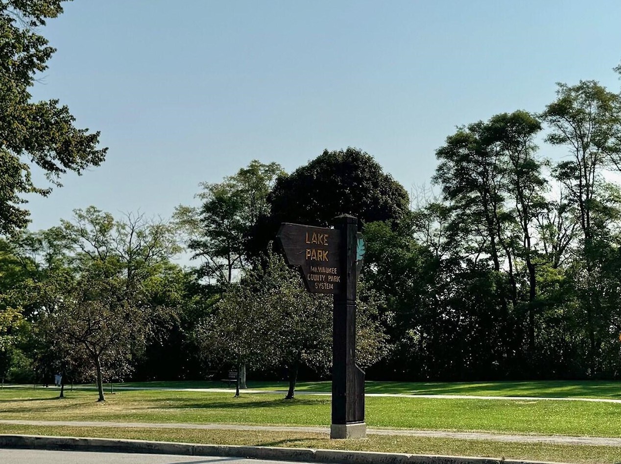 2709 Belleview Pl, Milwaukee WI  53211-3831 exterior