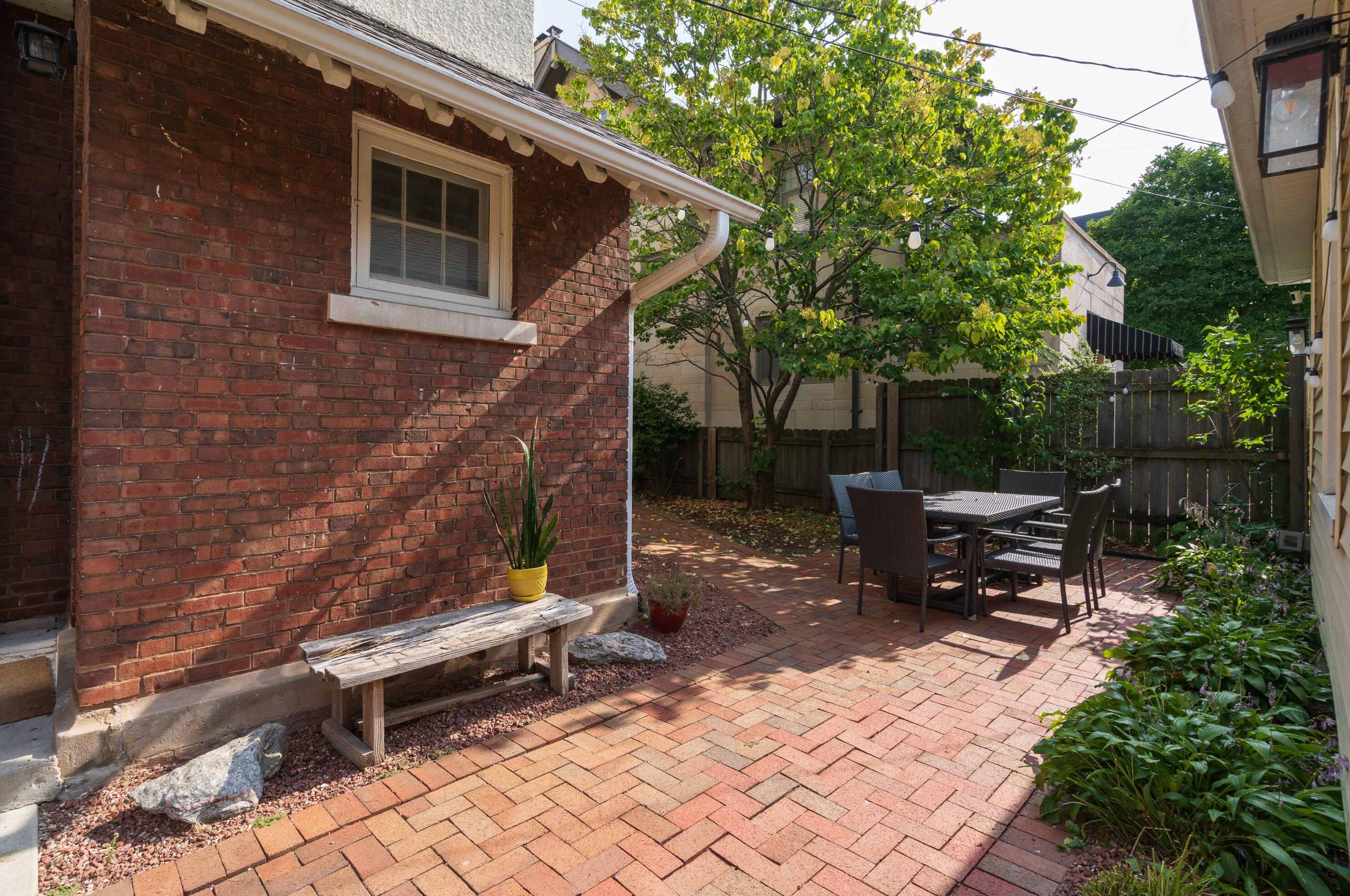 2709 Belleview Pl, Milwaukee WI  53211-3831 exterior