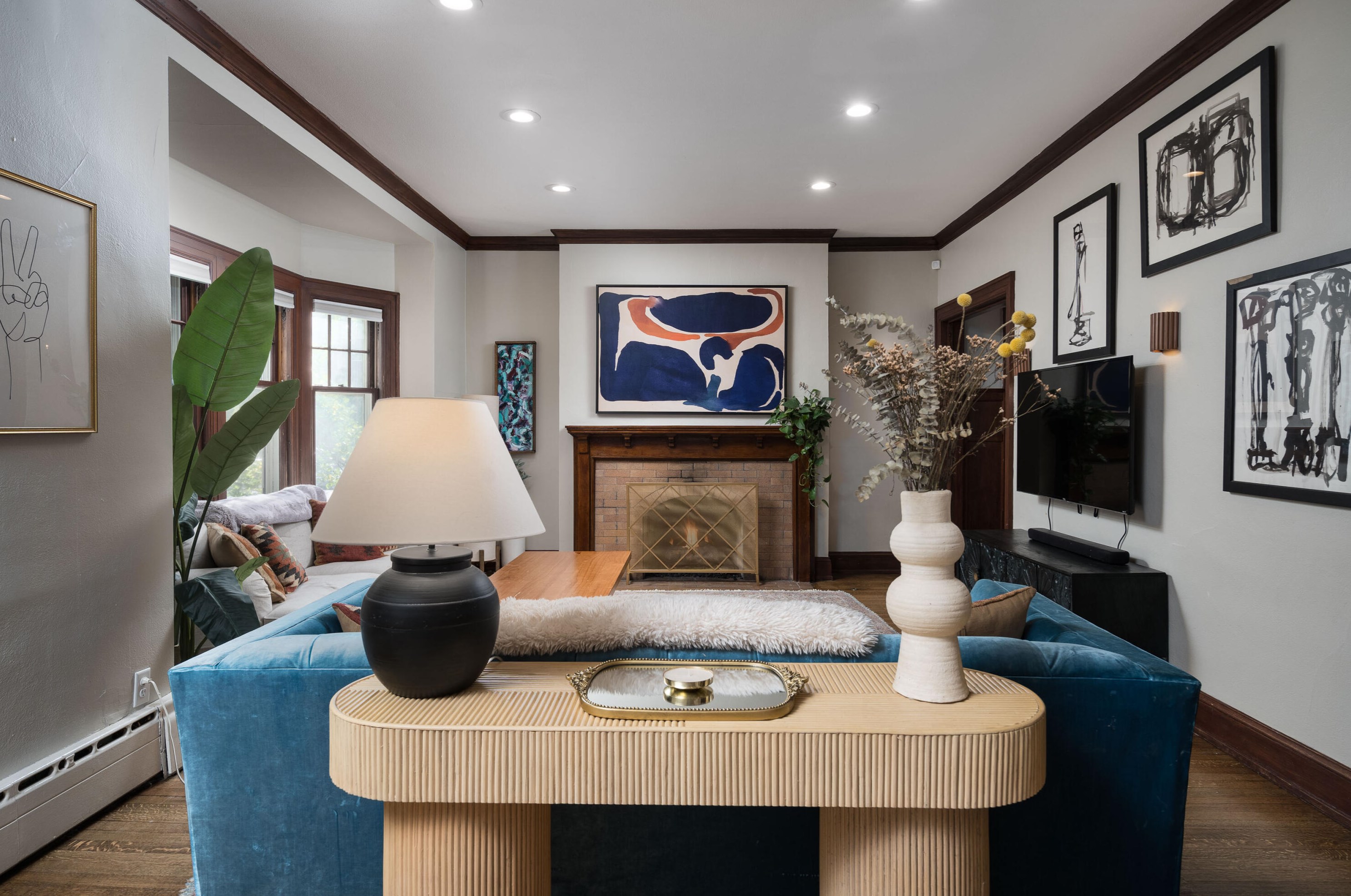 2709 Belleview Pl, Milwaukee WI  53211-3831 exterior