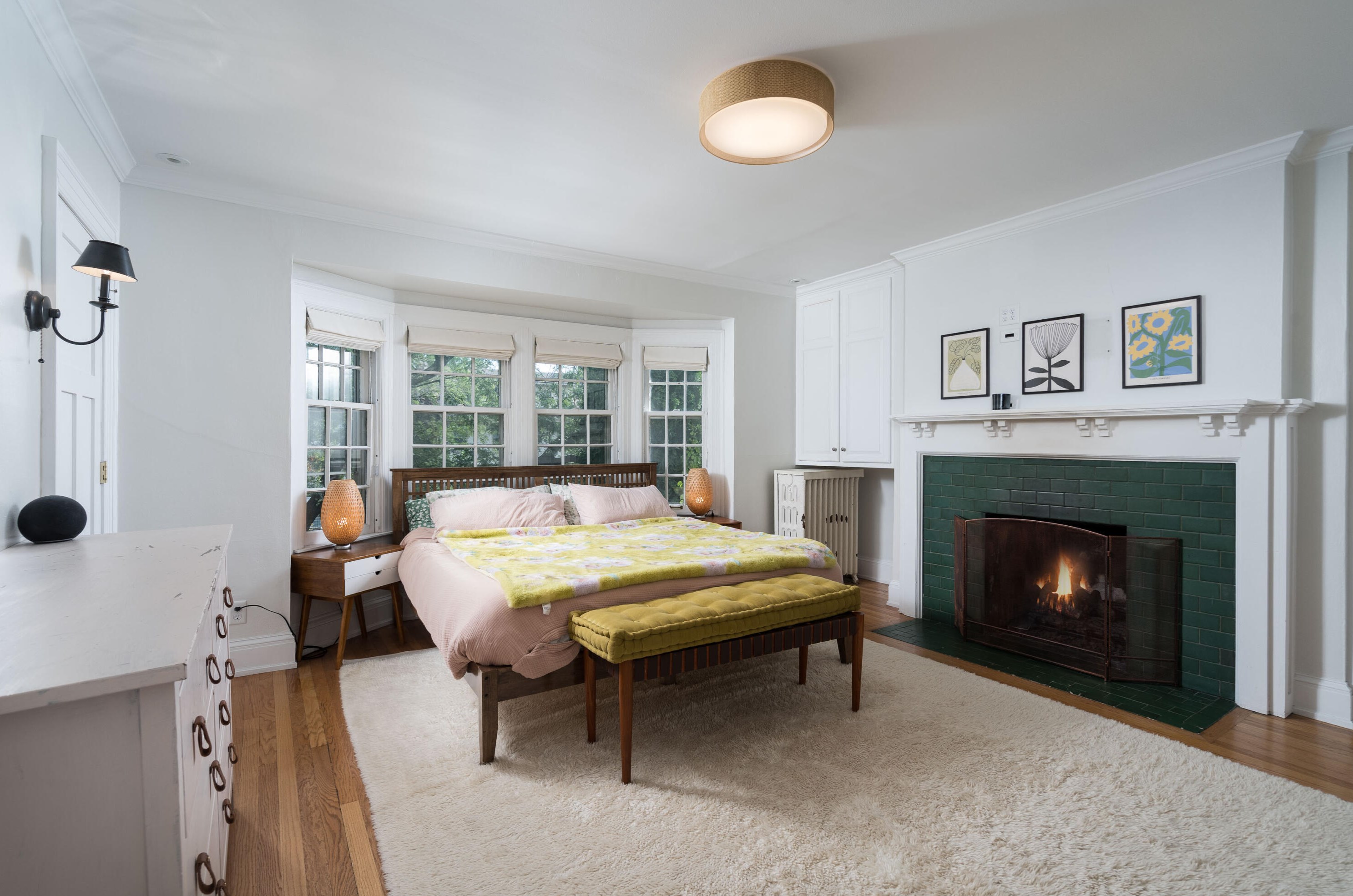 2709 Belleview Pl, Milwaukee WI  53211-3831 exterior