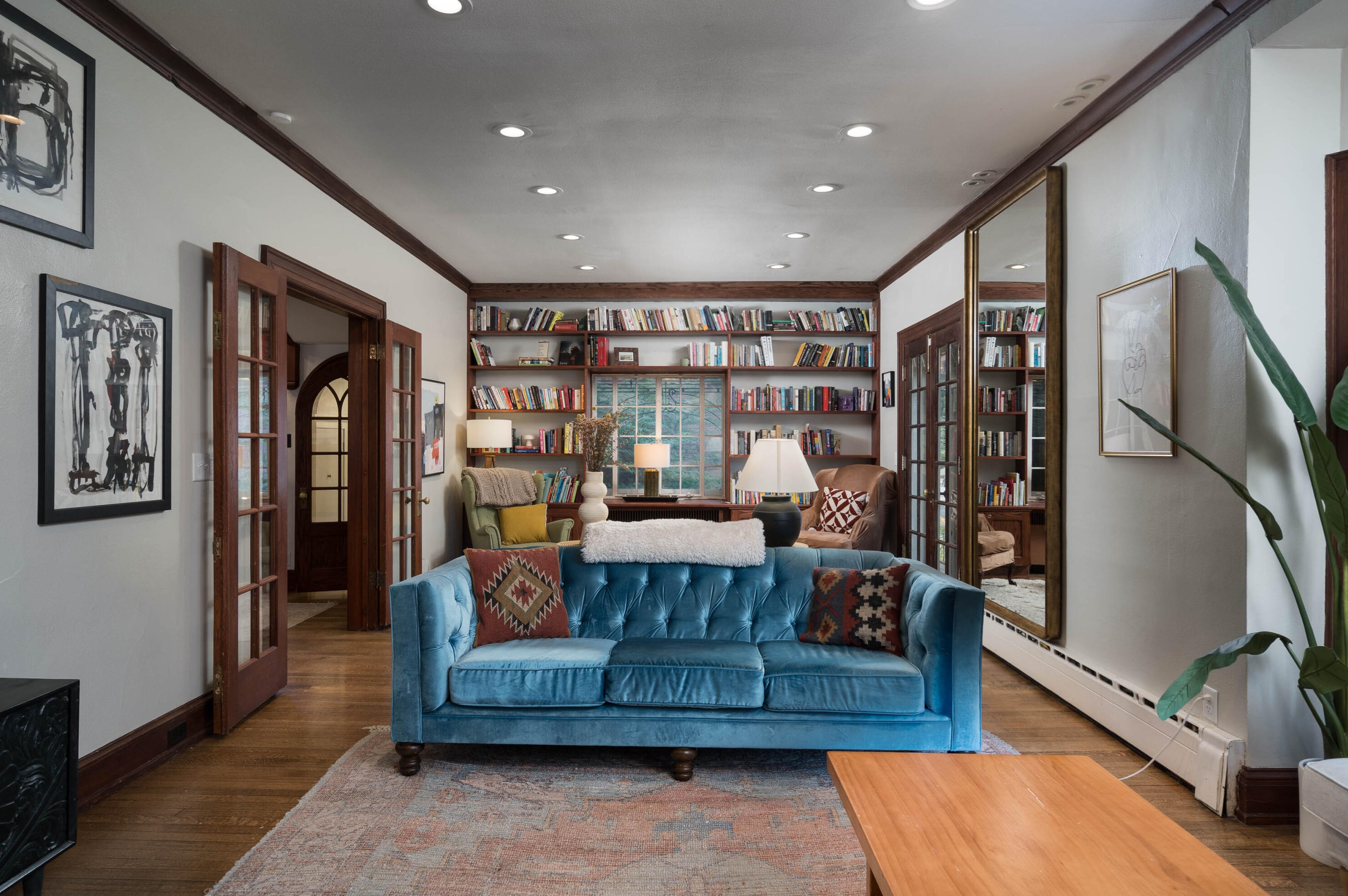 2709 Belleview Pl, Milwaukee WI  53211-3831 exterior